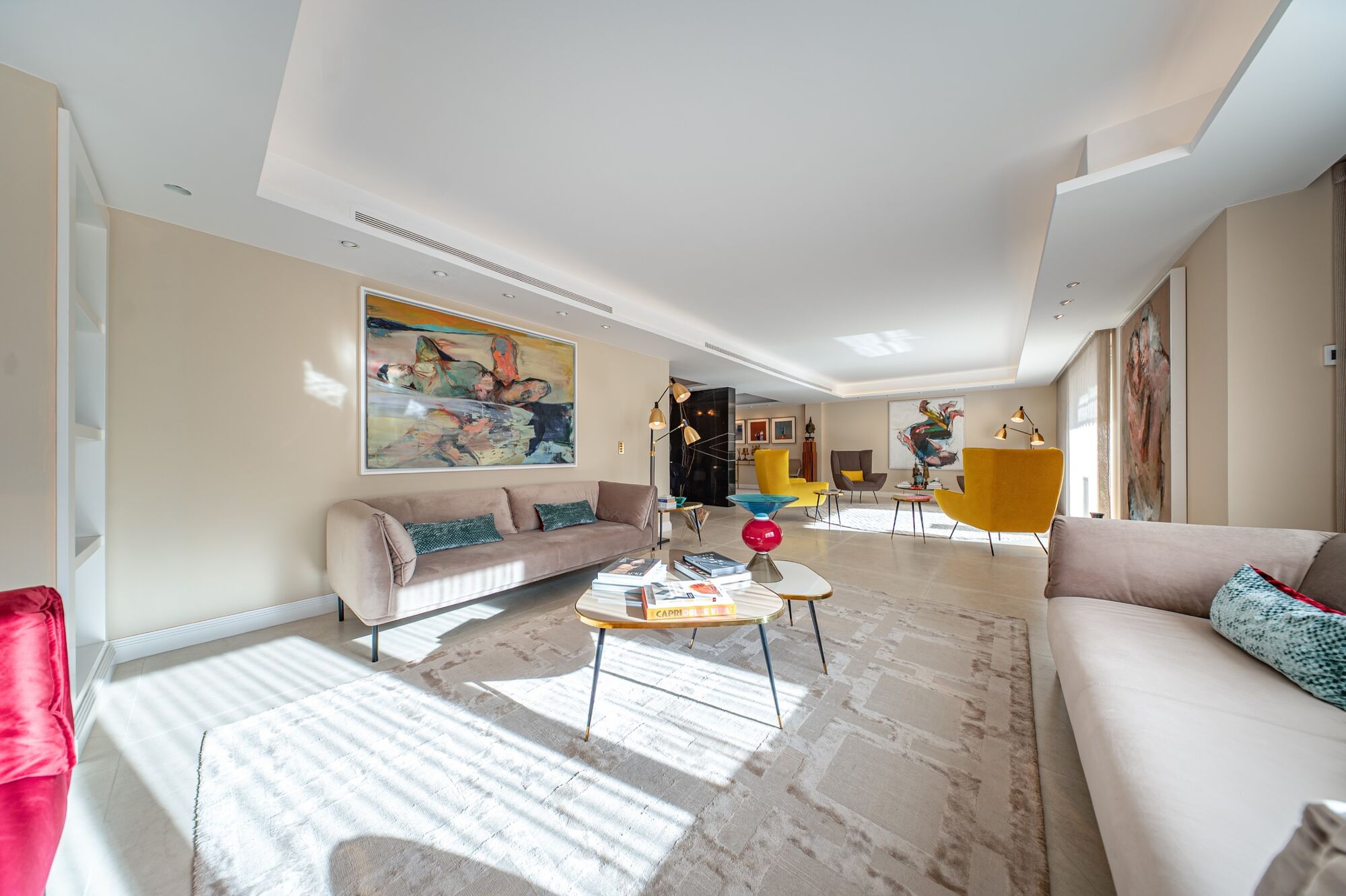 Exclusive renovated property in Eixample Derecho district