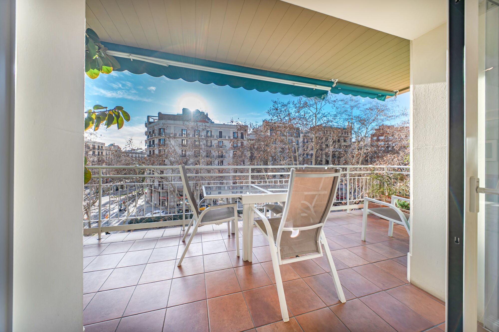Exclusive renovated property in Eixample Derecho district