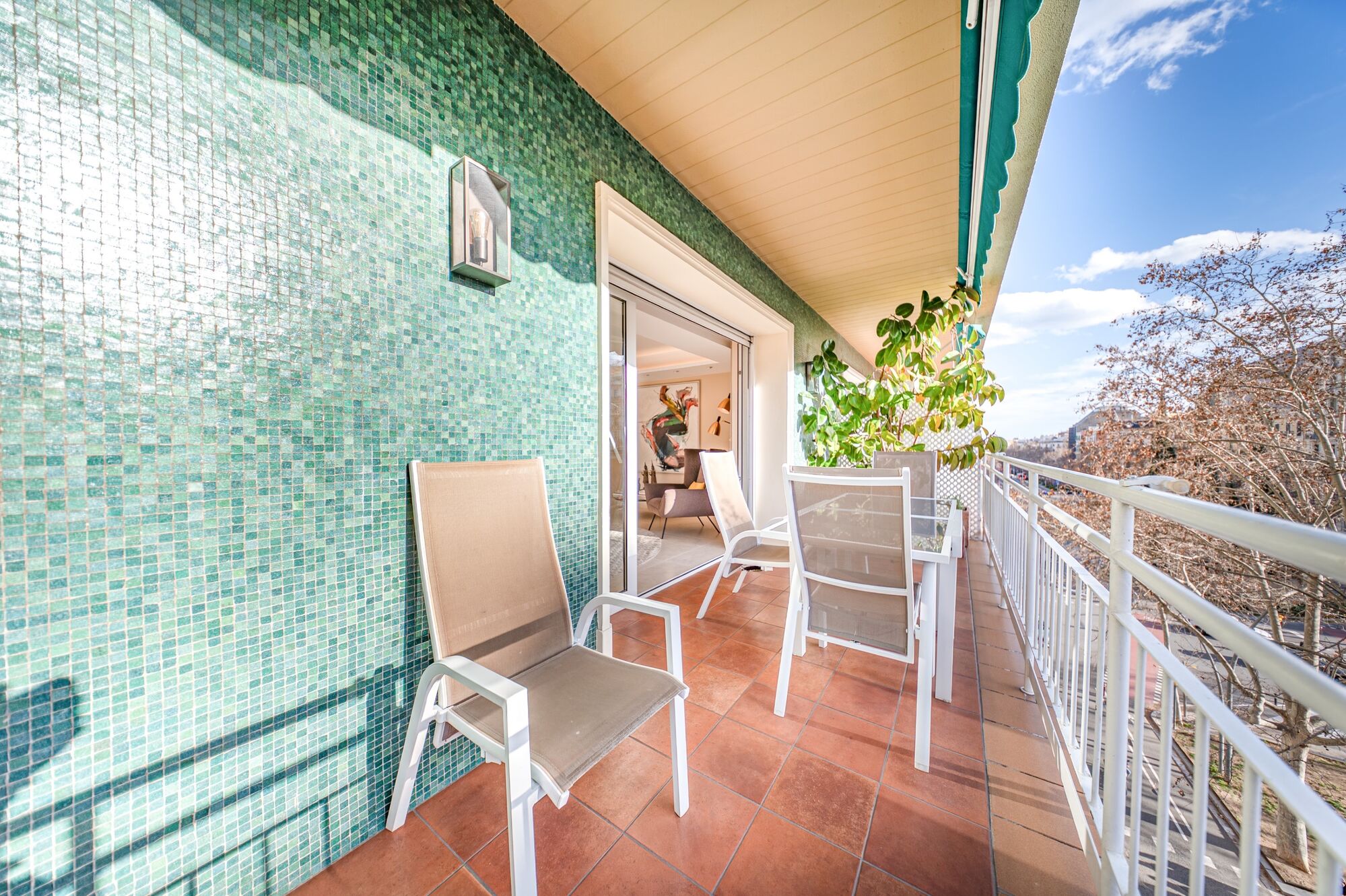 Exclusive renovated property in Eixample Derecho district