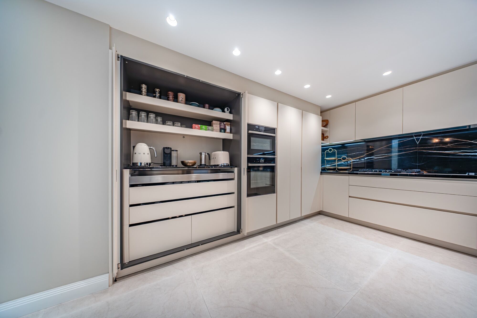 Exclusive renovated property in Eixample Derecho district