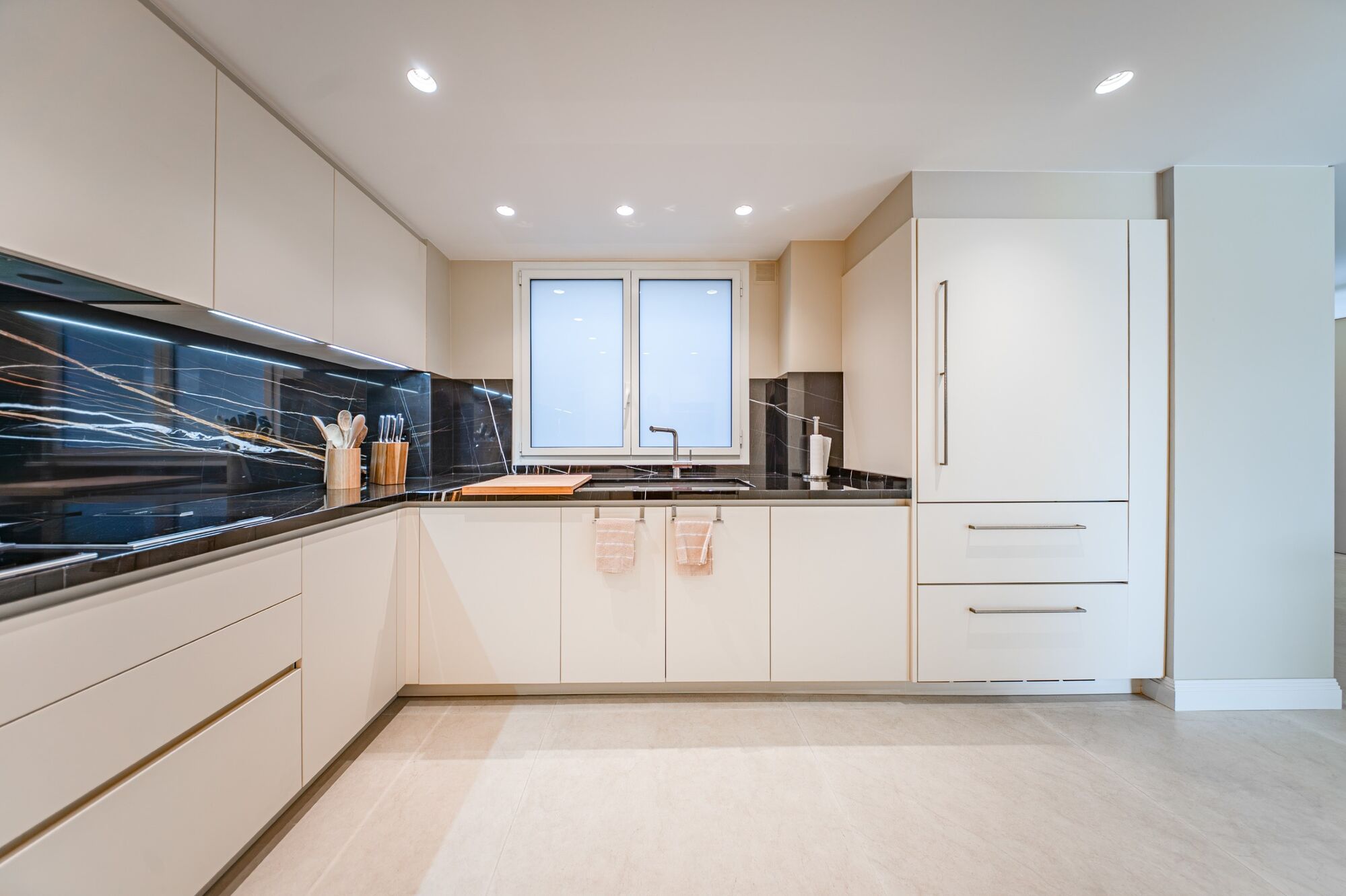 Exclusive renovated property in Eixample Derecho district