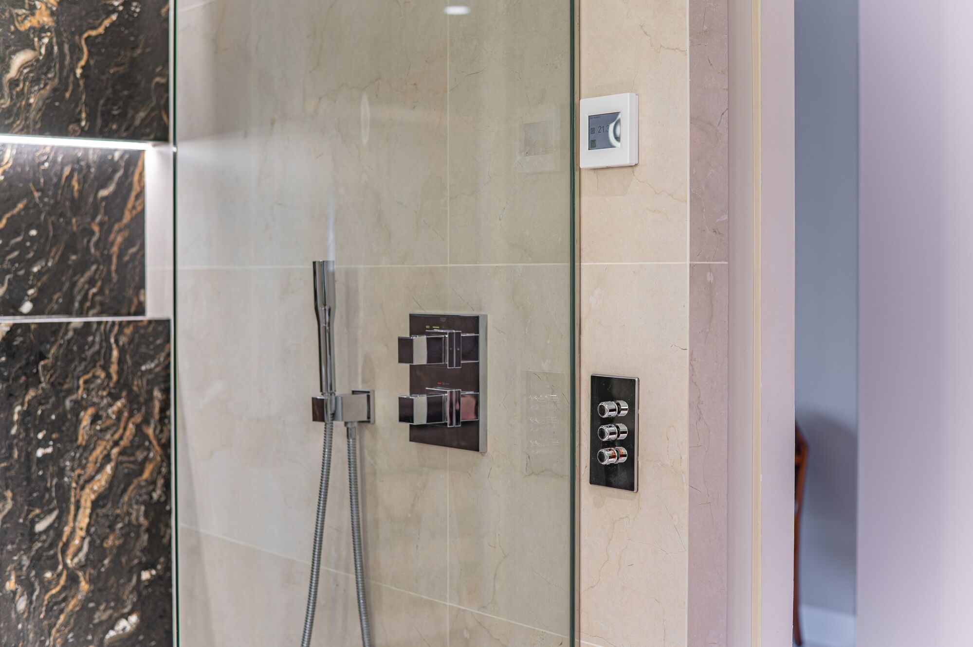 Exclusive renovated property in Eixample Derecho district