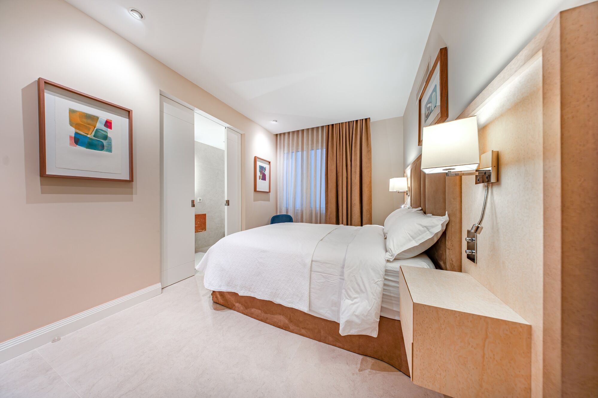 Exclusive renovated property in Eixample Derecho district