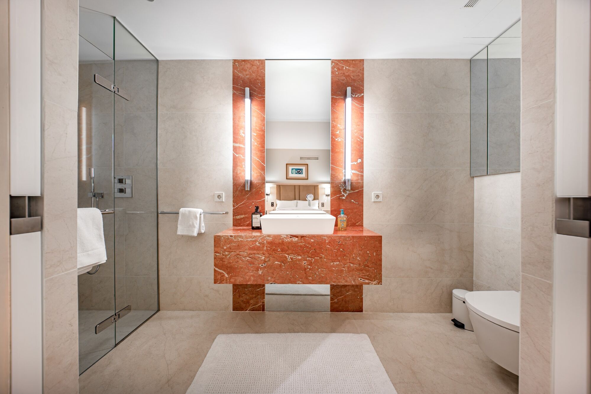 Exclusive renovated property in Eixample Derecho district
