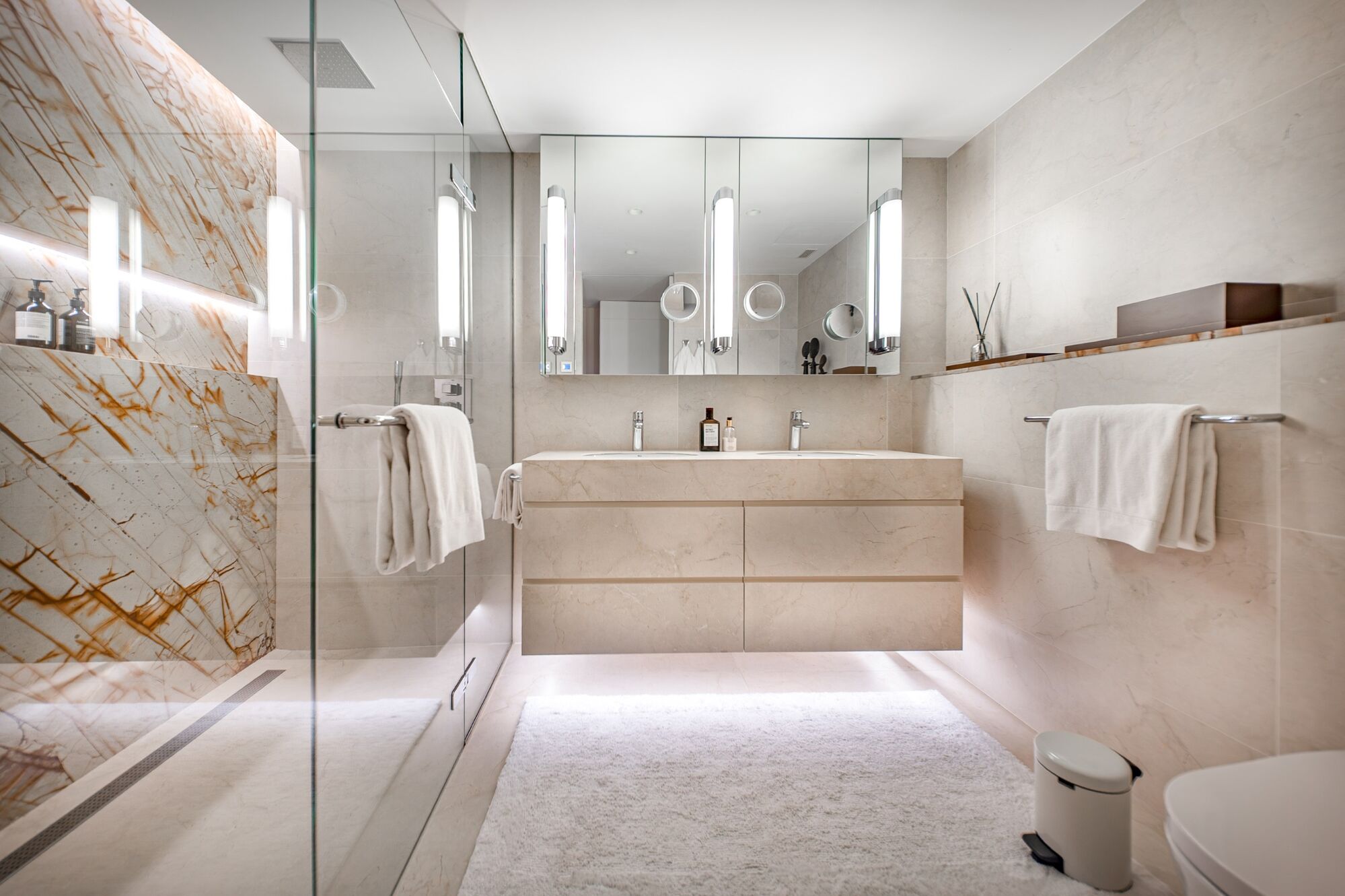 Exclusive renovated property in Eixample Derecho district