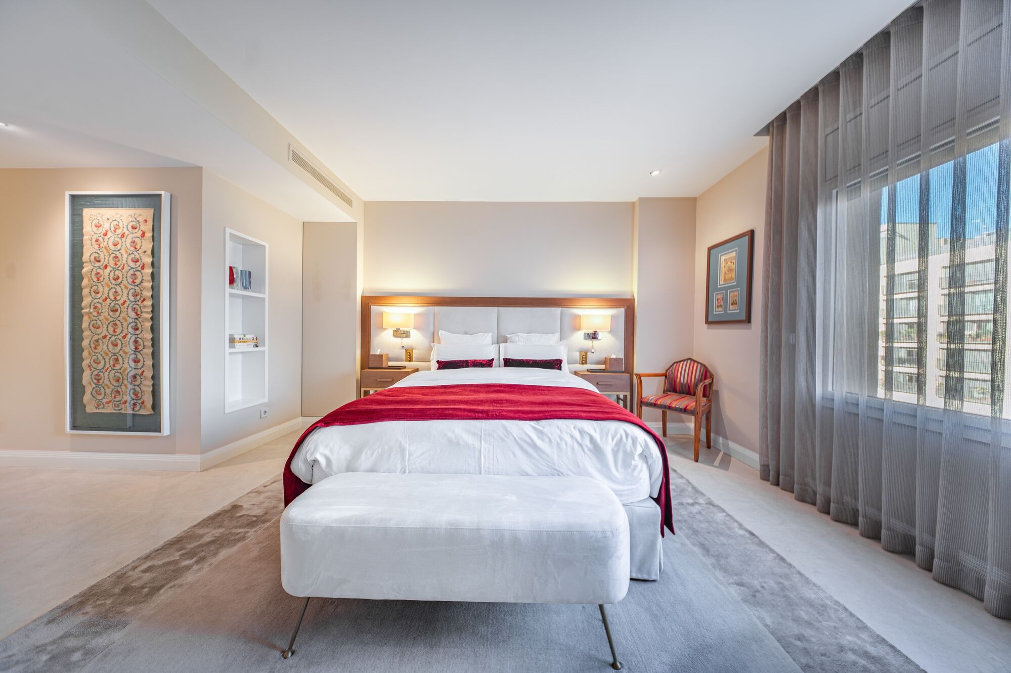 Exclusive renovated property in Eixample Derecho district