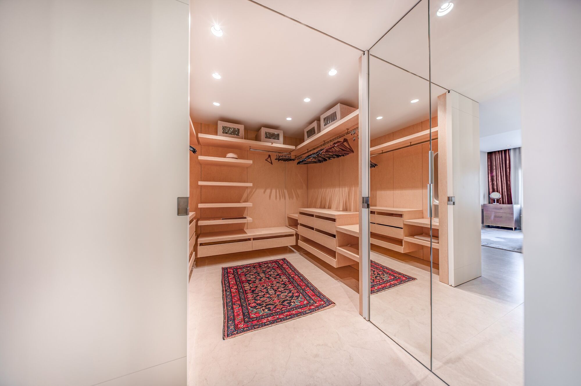 Exclusive renovated property in Eixample Derecho district