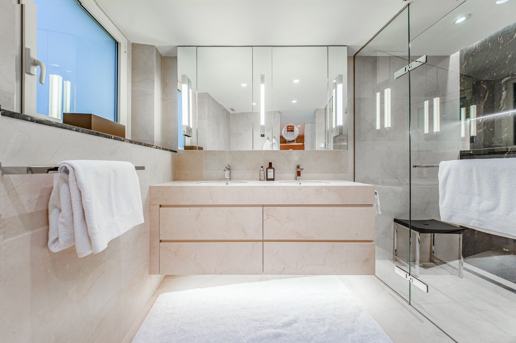 Exclusive renovated property in Eixample Derecho district