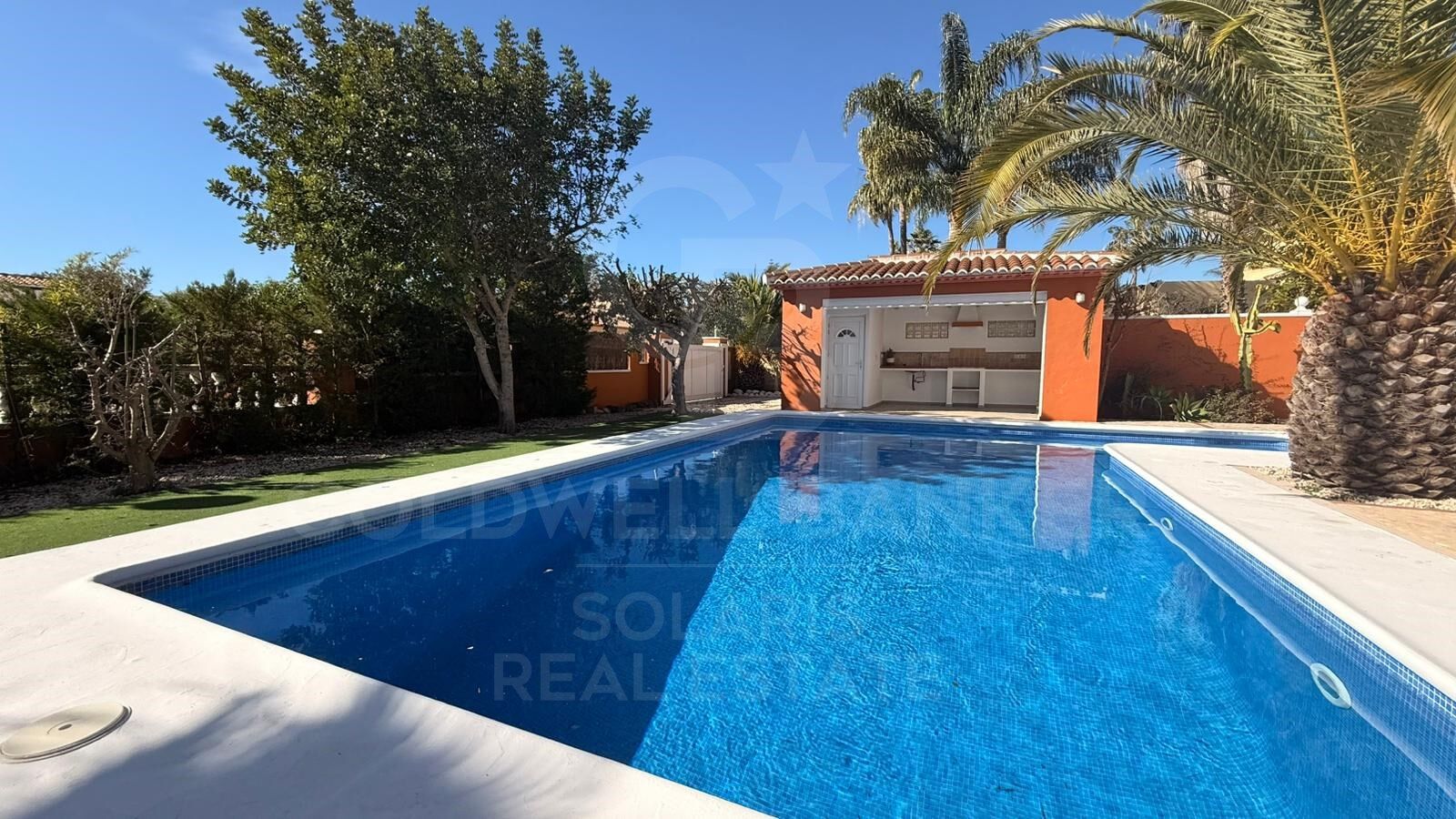 Villa en alquiler anual - Confort y amplitud en Jávea