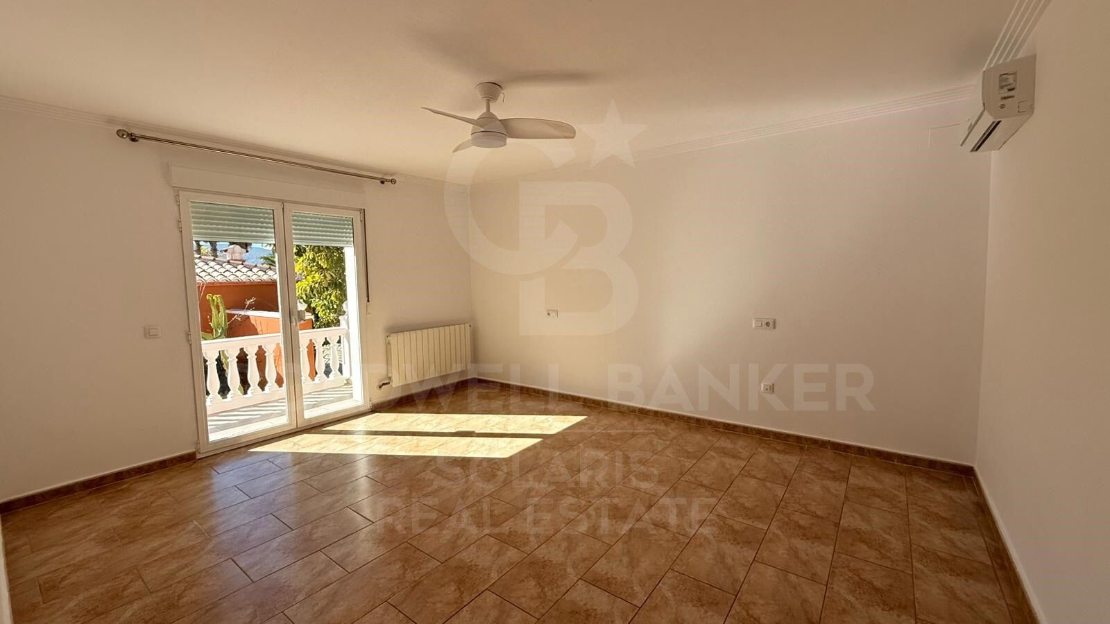 Villa en alquiler anual - Confort y amplitud en Jávea