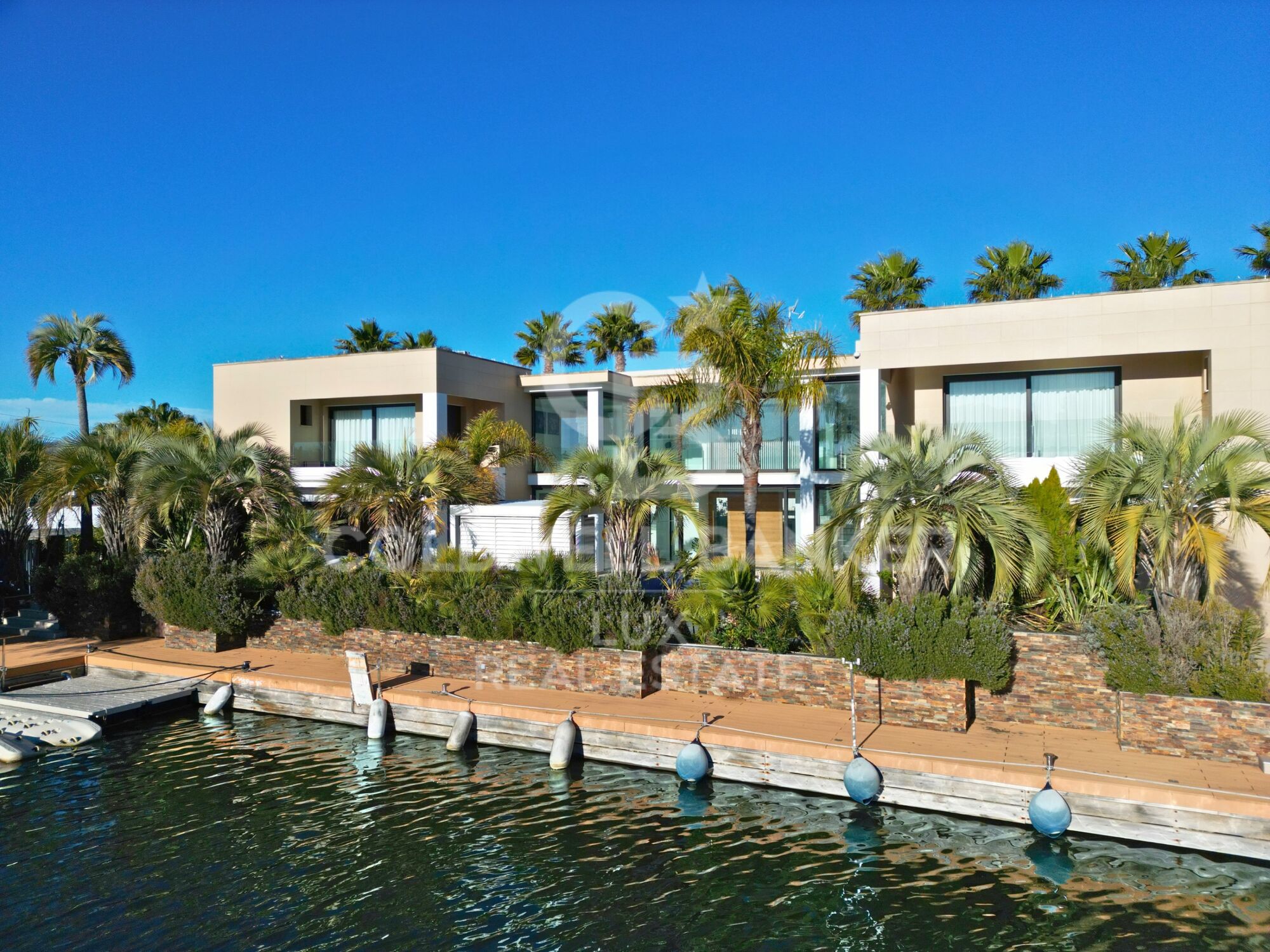 Villa mit 28 m Liegeplatz in Santa Margarita, Roses, Costa Brava