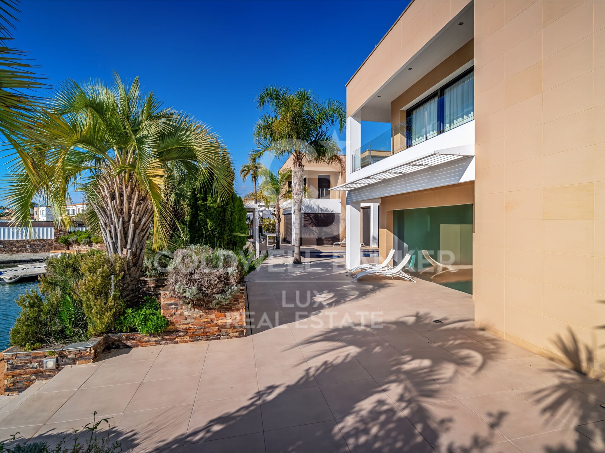 Villa mit 28 m Liegeplatz in Santa Margarita, Roses, Costa Brava