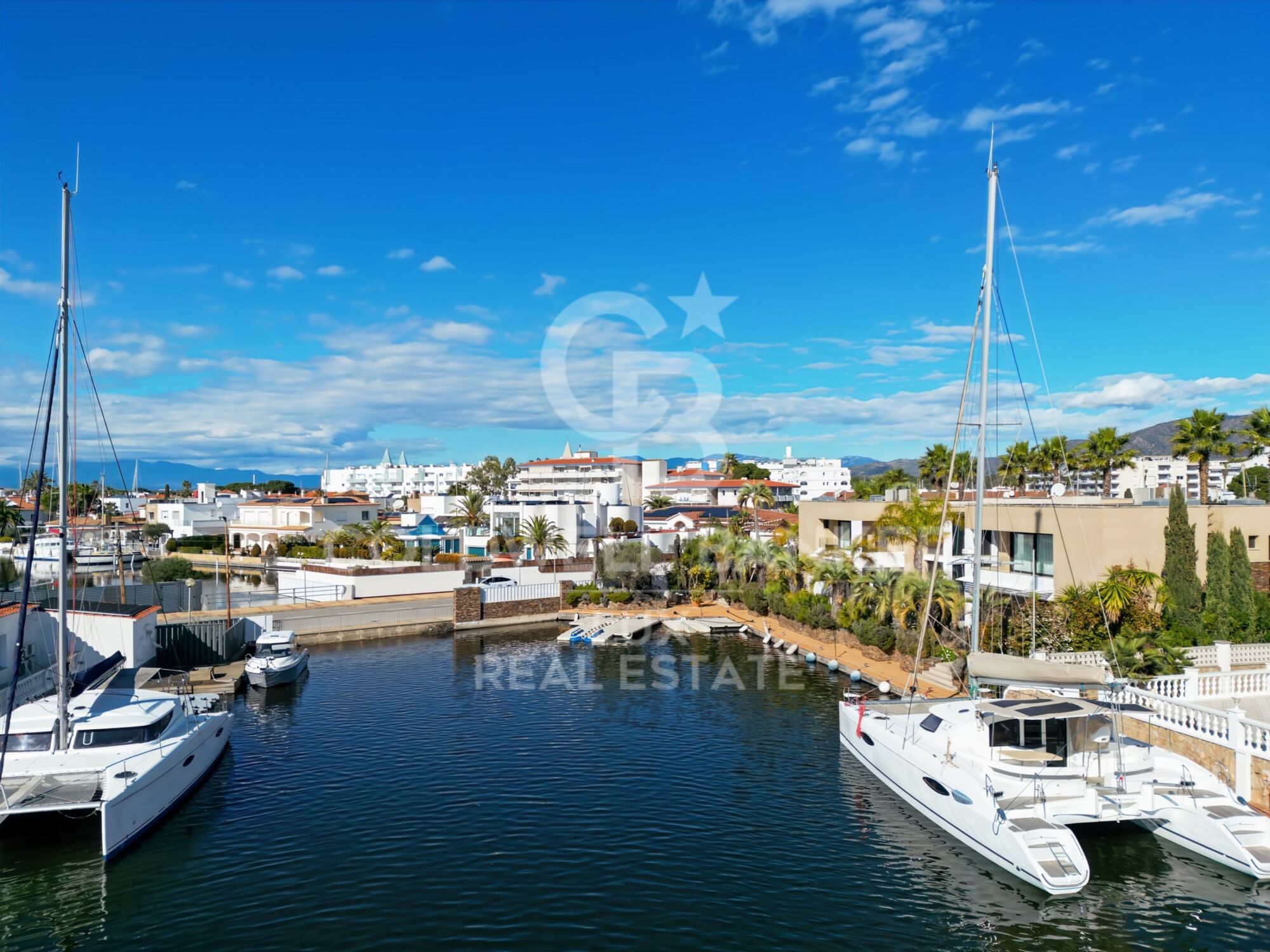 Villa mit 28 m Liegeplatz in Santa Margarita, Roses, Costa Brava