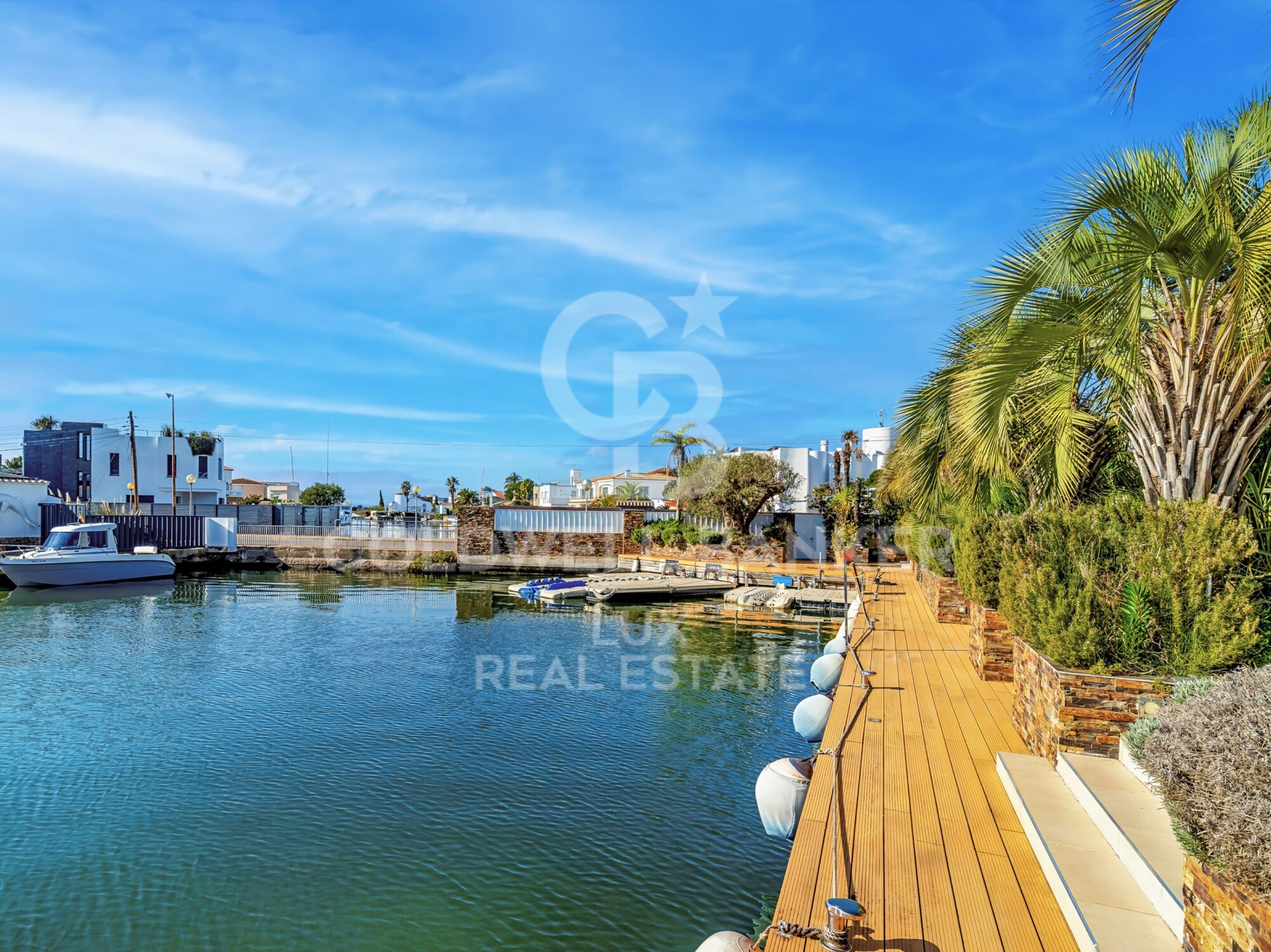 Villa mit 28 m Liegeplatz in Santa Margarita, Roses, Costa Brava