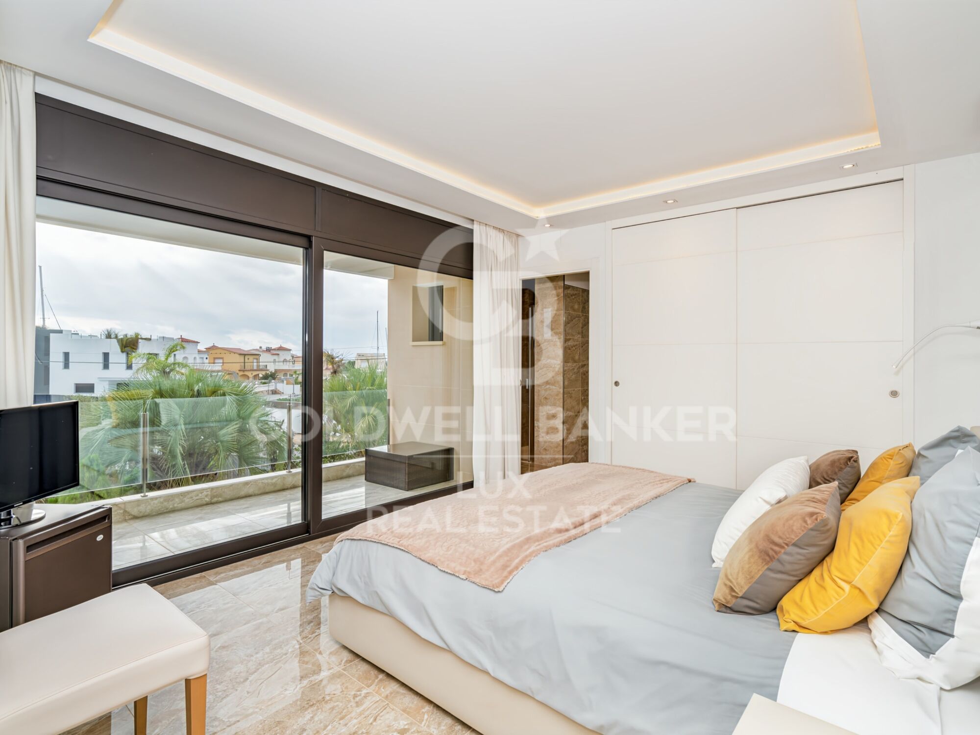 Villa mit 28 m Liegeplatz in Santa Margarita, Roses, Costa Brava