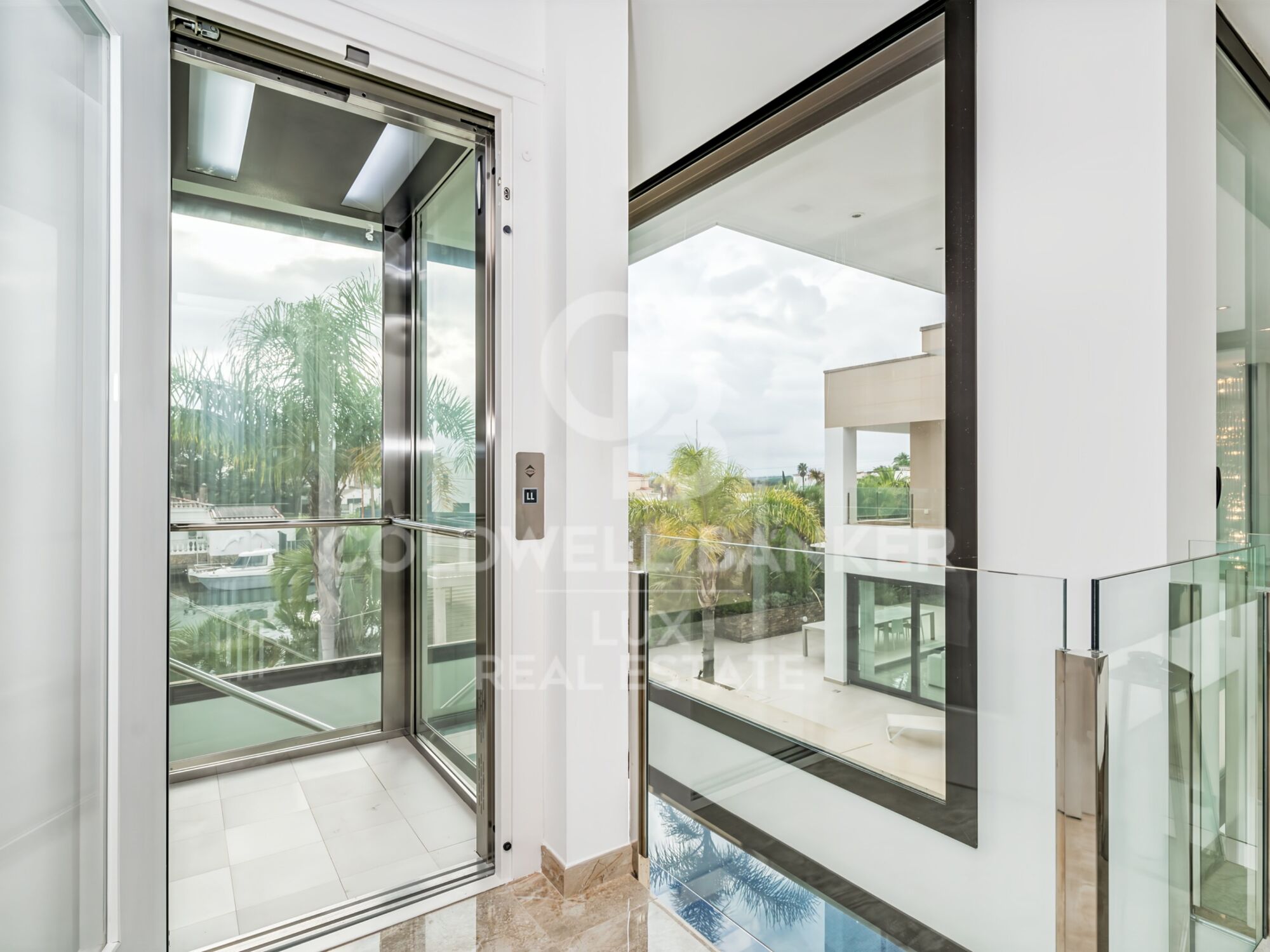 Villa mit 28 m Liegeplatz in Santa Margarita, Roses, Costa Brava