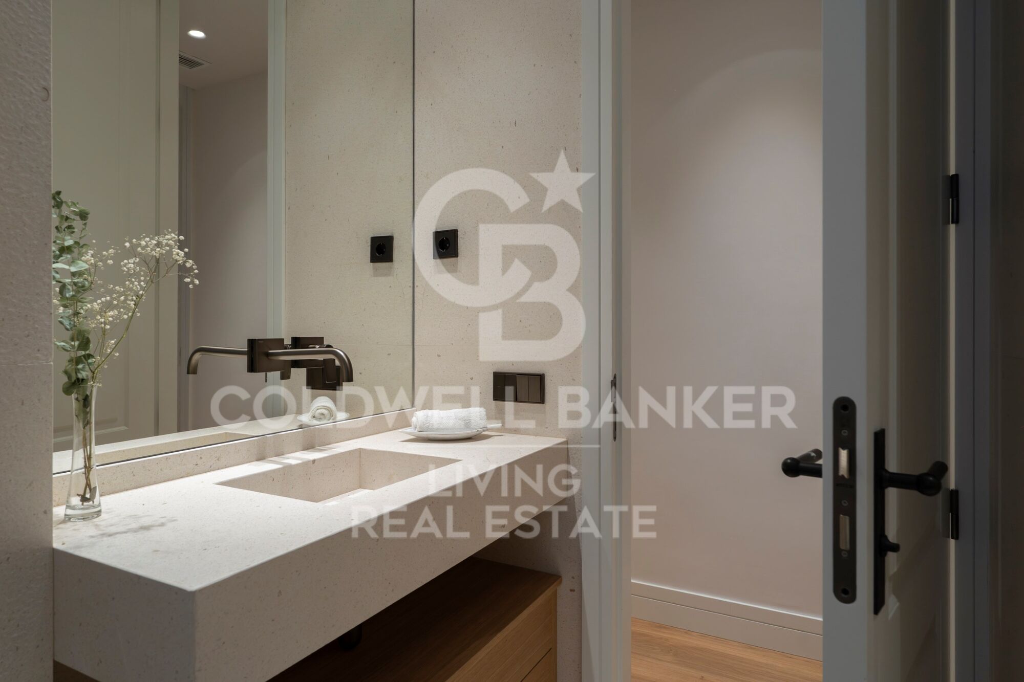 Exclusivo piso reformado de lujo en la Calle Mayor