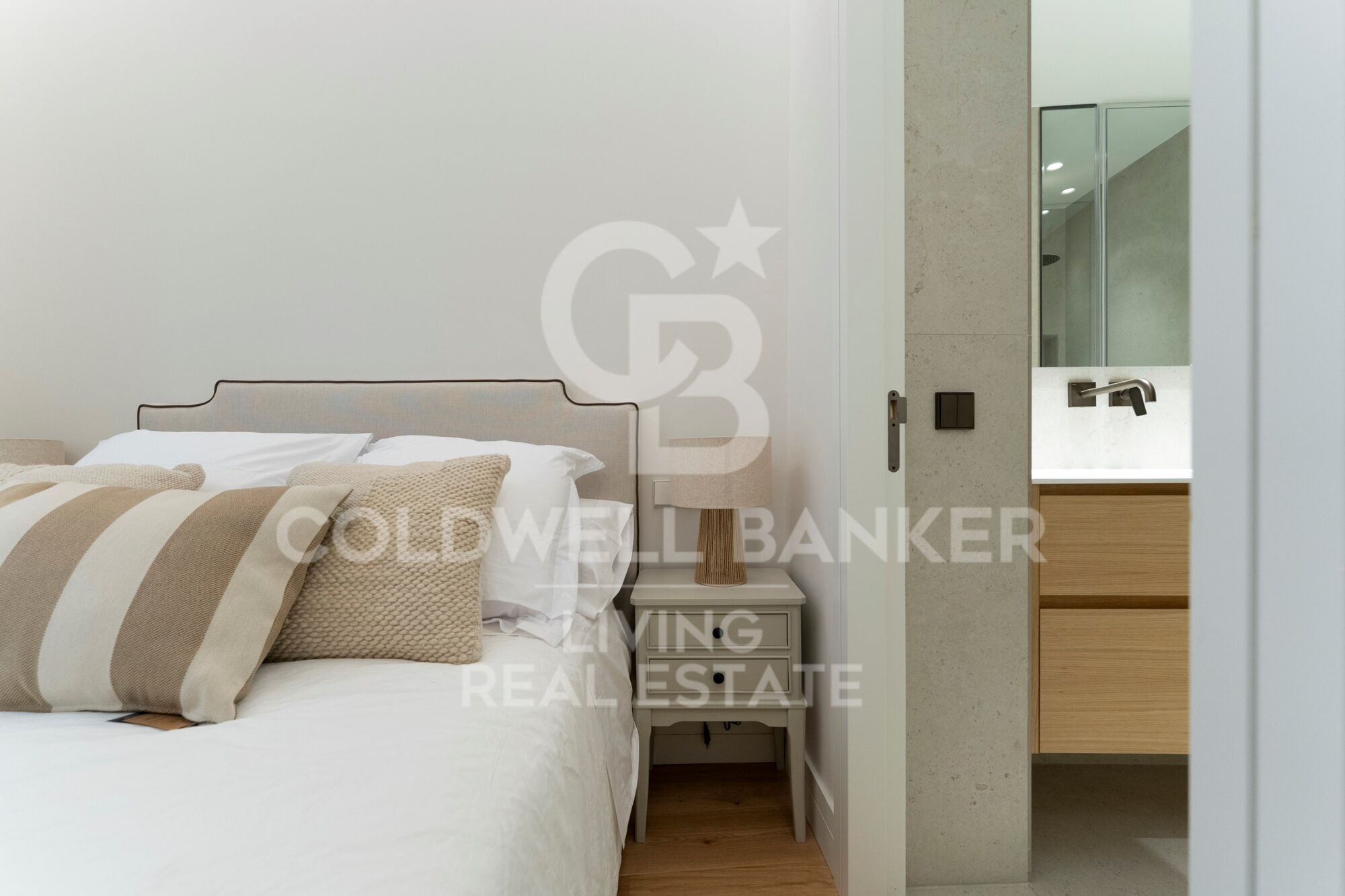 Flat 4 Bedrooms Sale Madrid