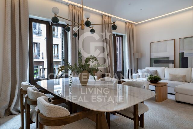 Flat 4 Bedrooms Sale Madrid