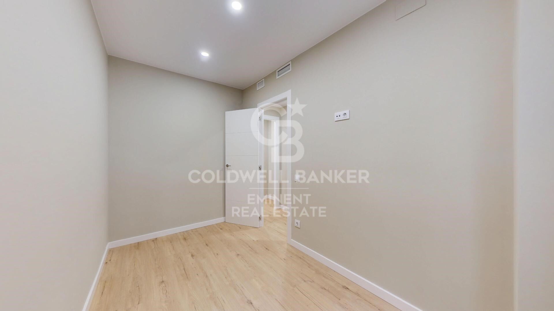 Flat 3 Bedrooms Sale Barcelona