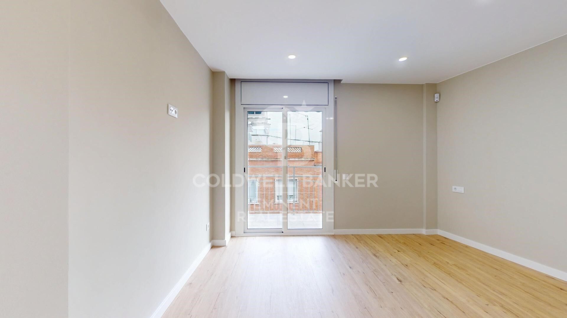 Flat 3 Bedrooms Sale Barcelona