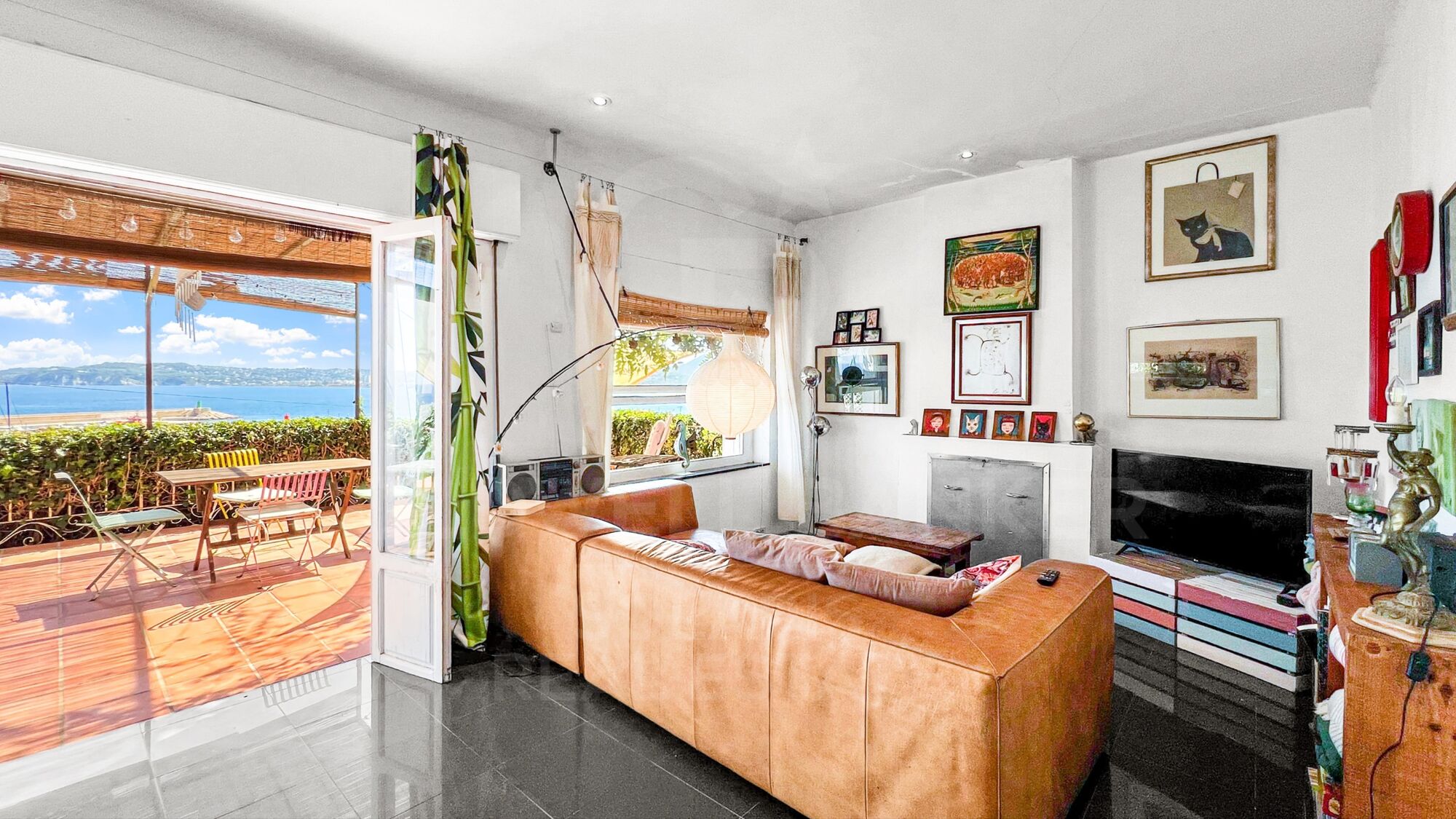 Découvrez la Méditerranée : villa exclusive en bord de mer du port de Jávéa