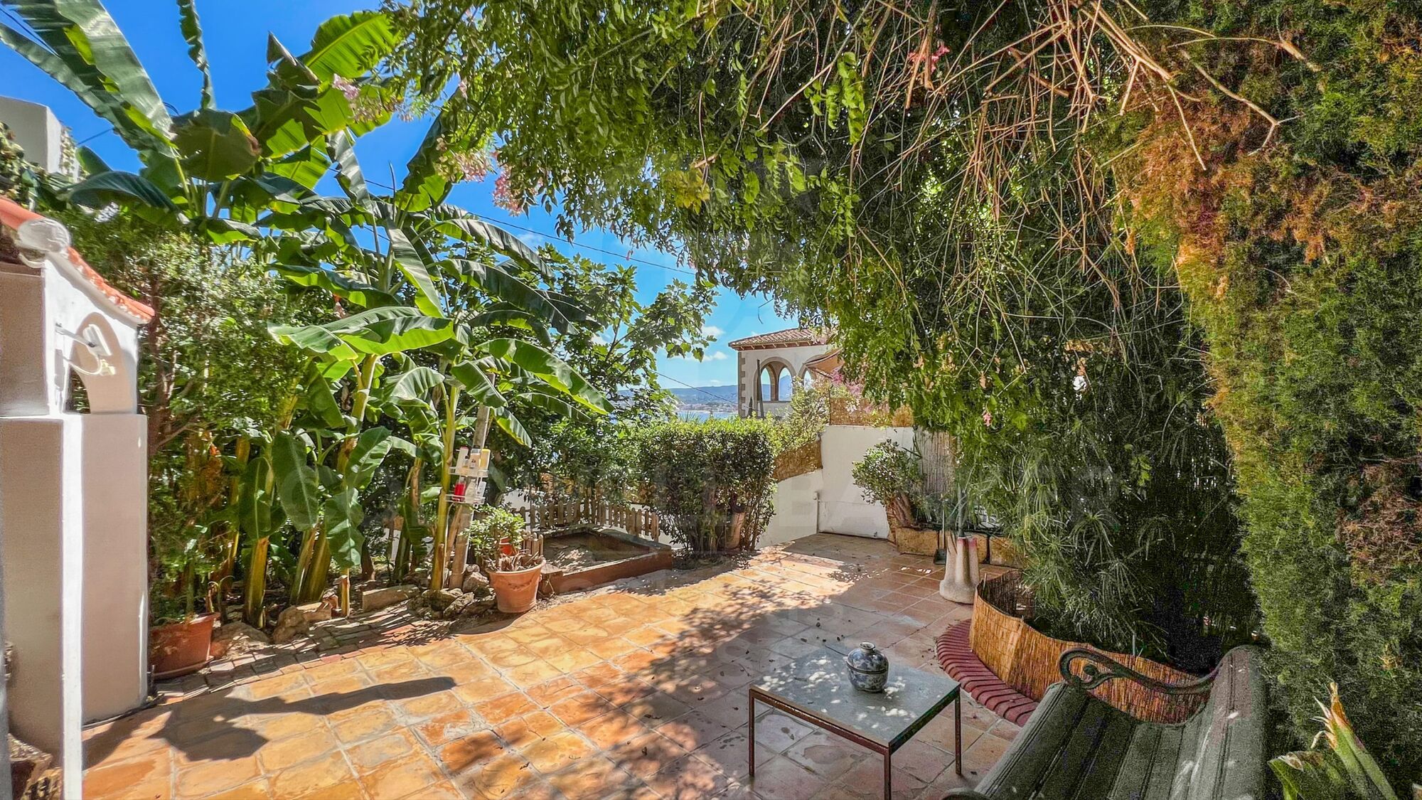 Découvrez la Méditerranée : villa exclusive en bord de mer du port de Jávéa