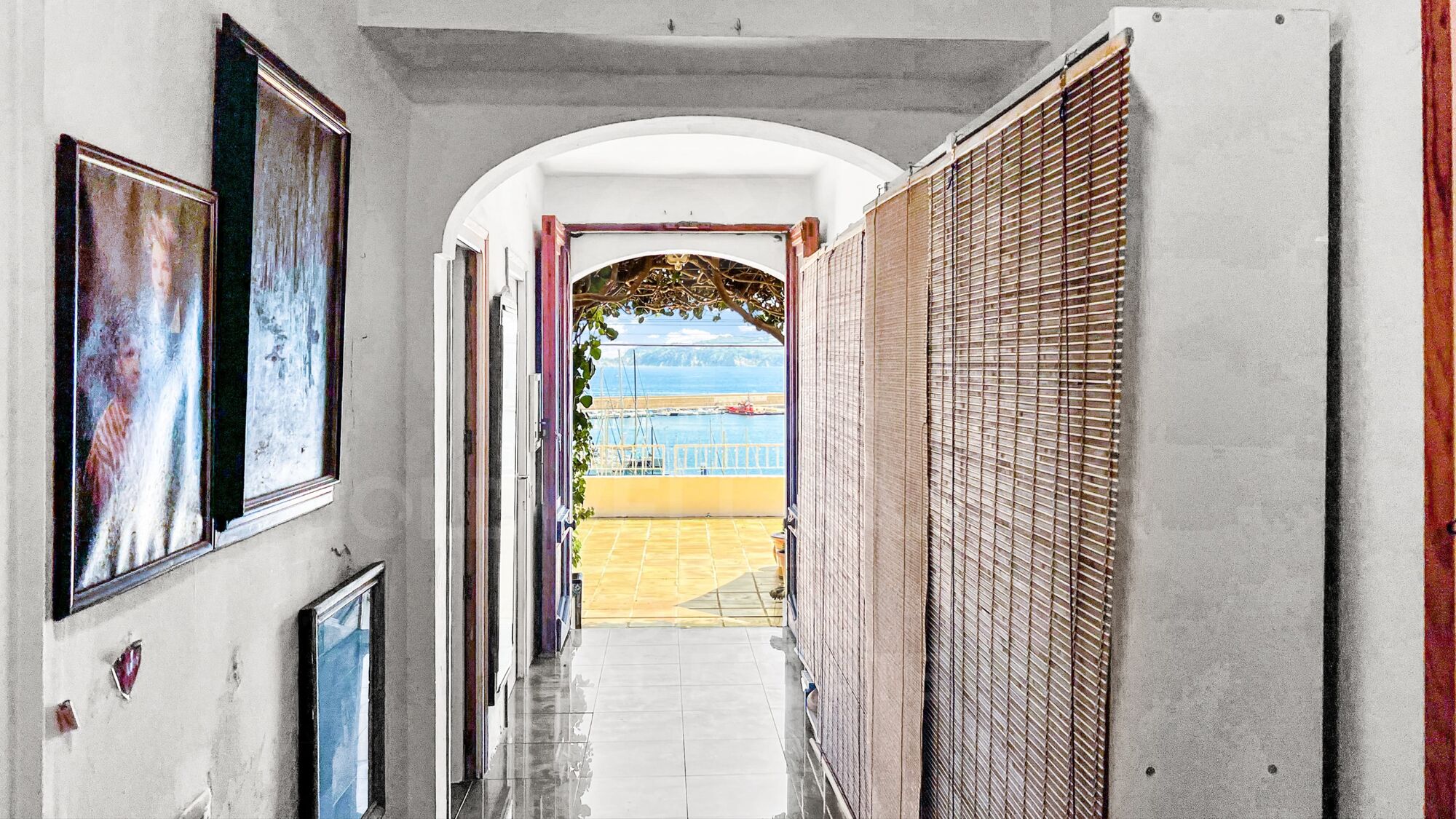 Erleben Sie das Mittelmeer: exklusive Villa an der Uferpromenade des Hafens von Jávea