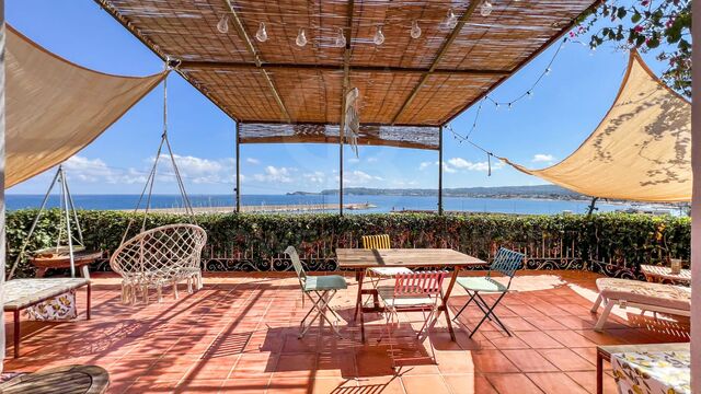 Experience the Mediterranean: exclusive villa on the seafront of the port of Jávea