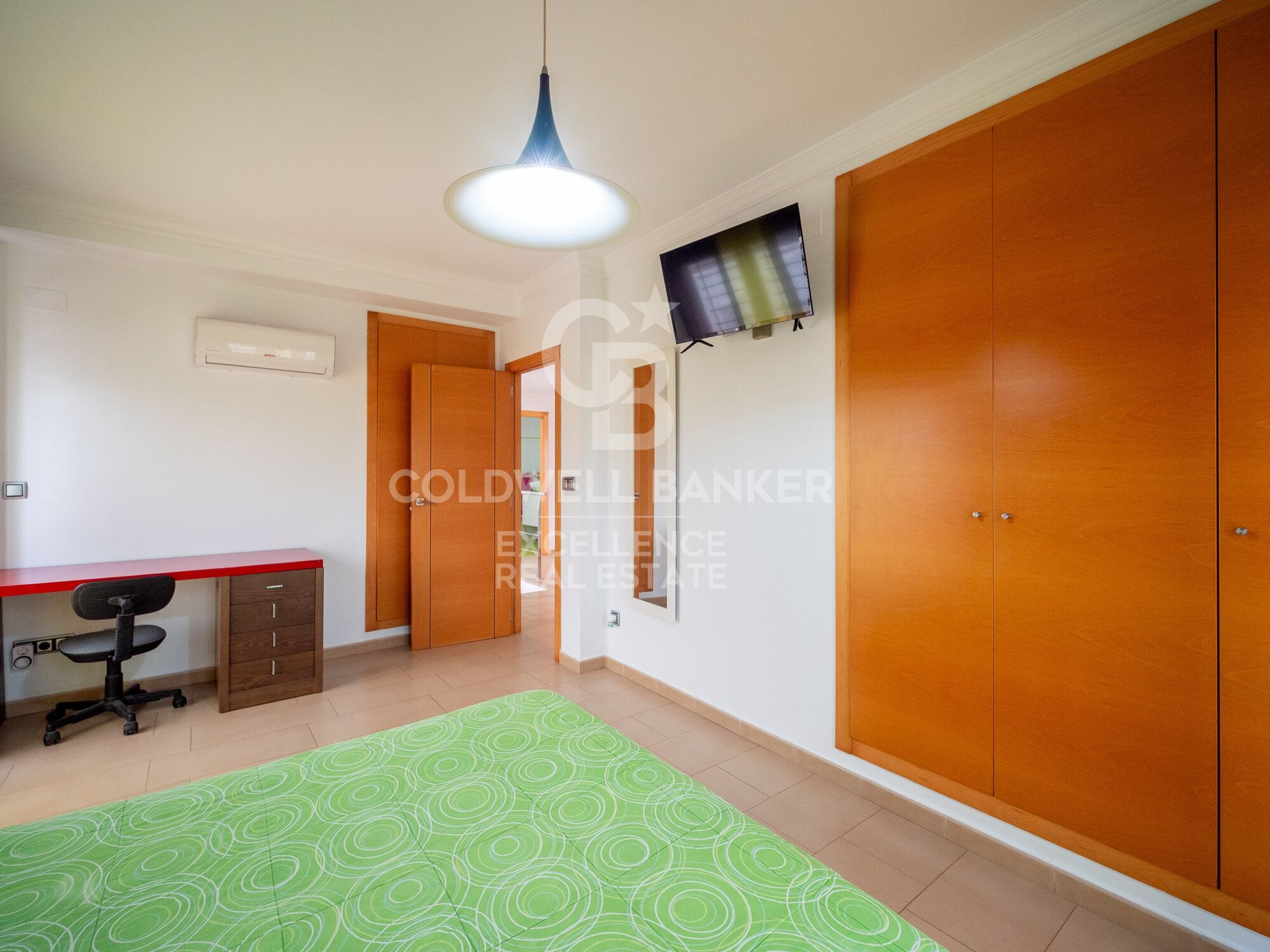 Exclusive Beach villa with pool in Playa Terranova, Oliva