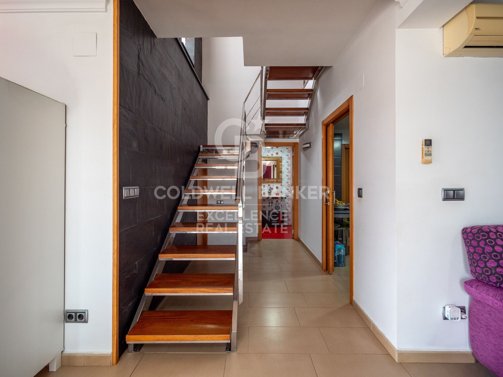 Exclusivo chalet con piscina a 50 metros del mar en Playa Terranova, Oliva.