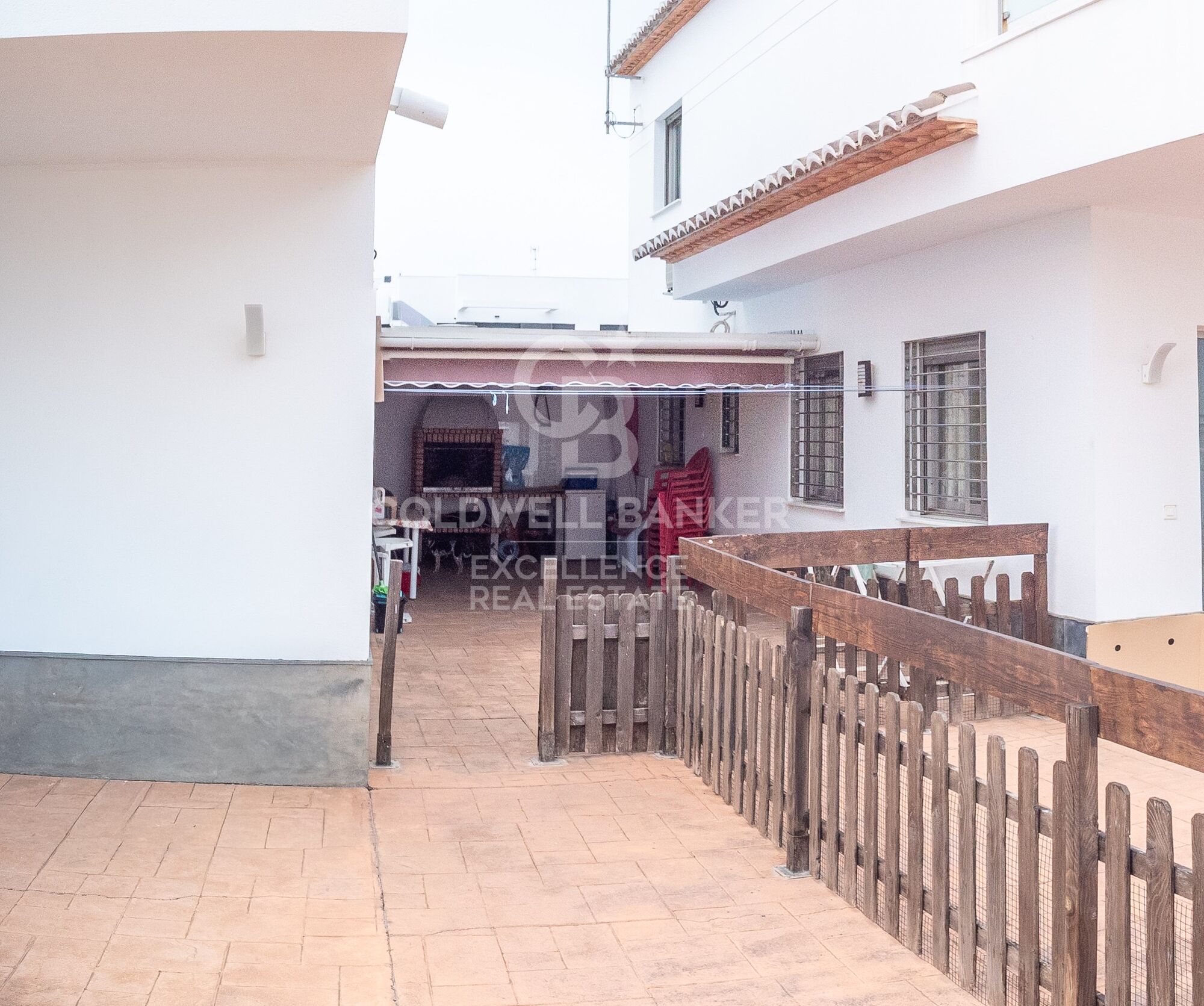 Exclusive villa with pool just 50 meters from the sea in Playa Terranova, Oliva