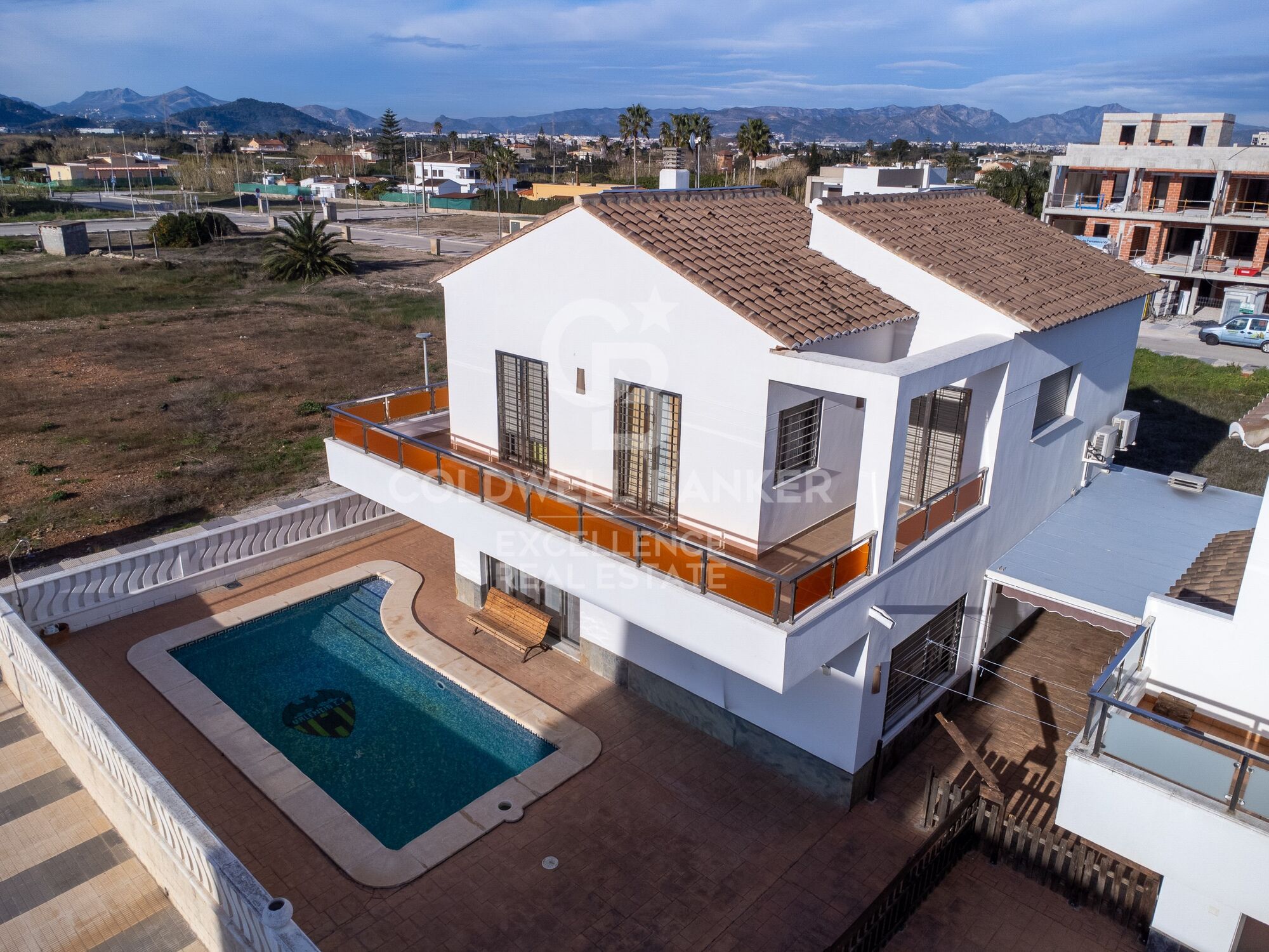 Villa exclusive avec piscine à 50 mètres de la mer à Playa Terranova, Oliva