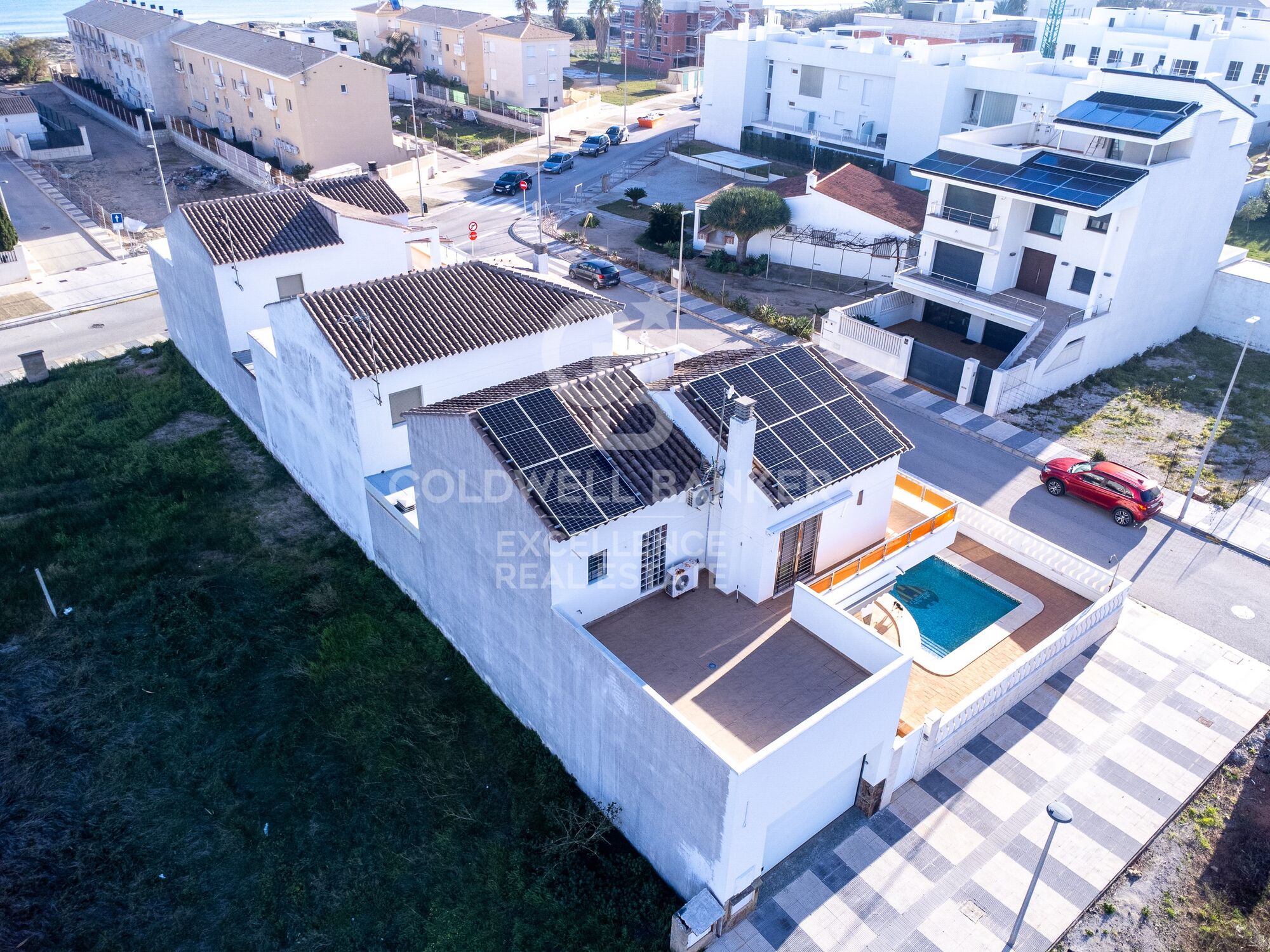 Villa exclusive avec piscine à 50 mètres de la mer à Playa Terranova, Oliva