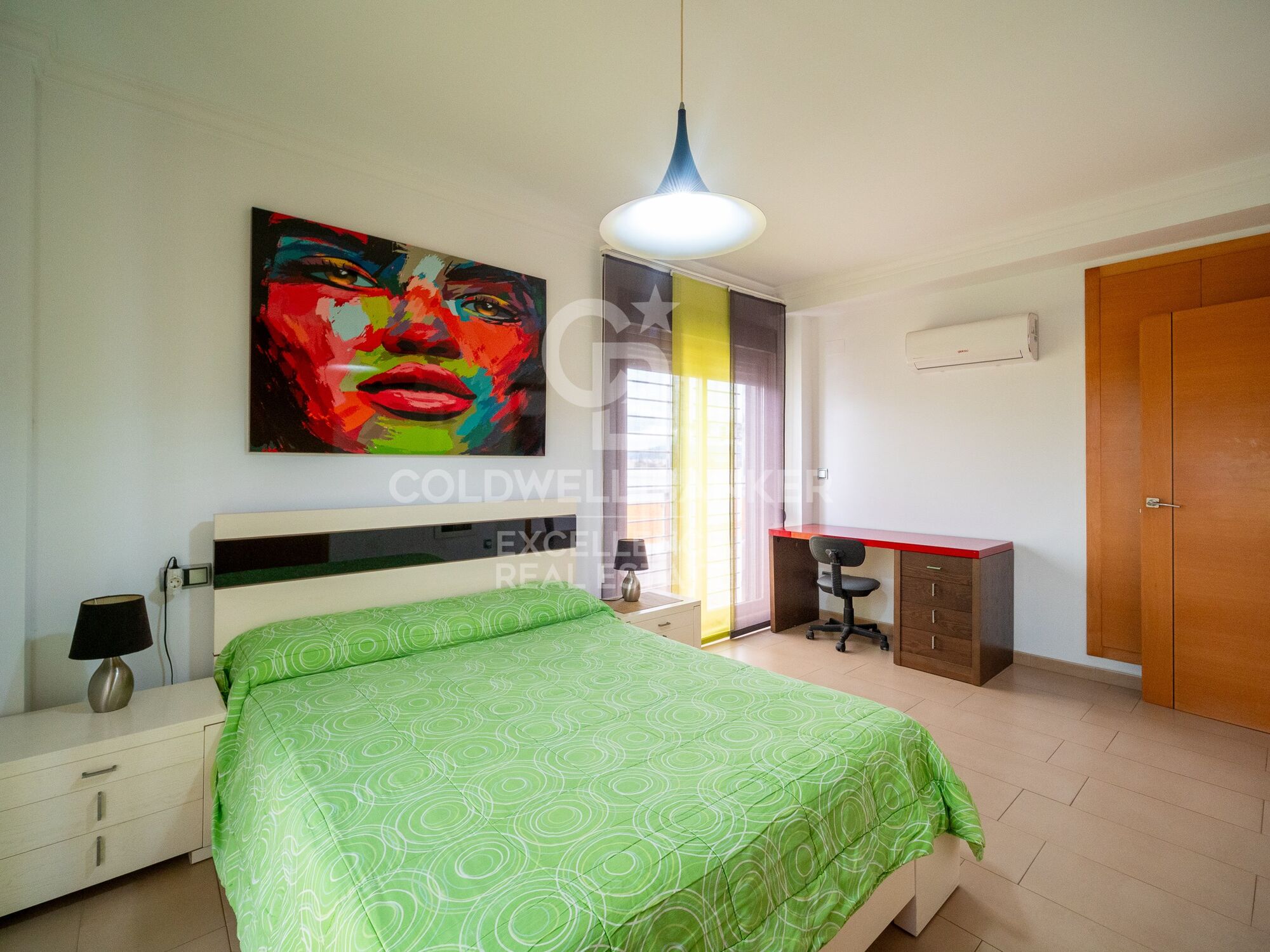 Exclusive villa with pool just 50 meters from the sea in Playa Terranova, Oliva