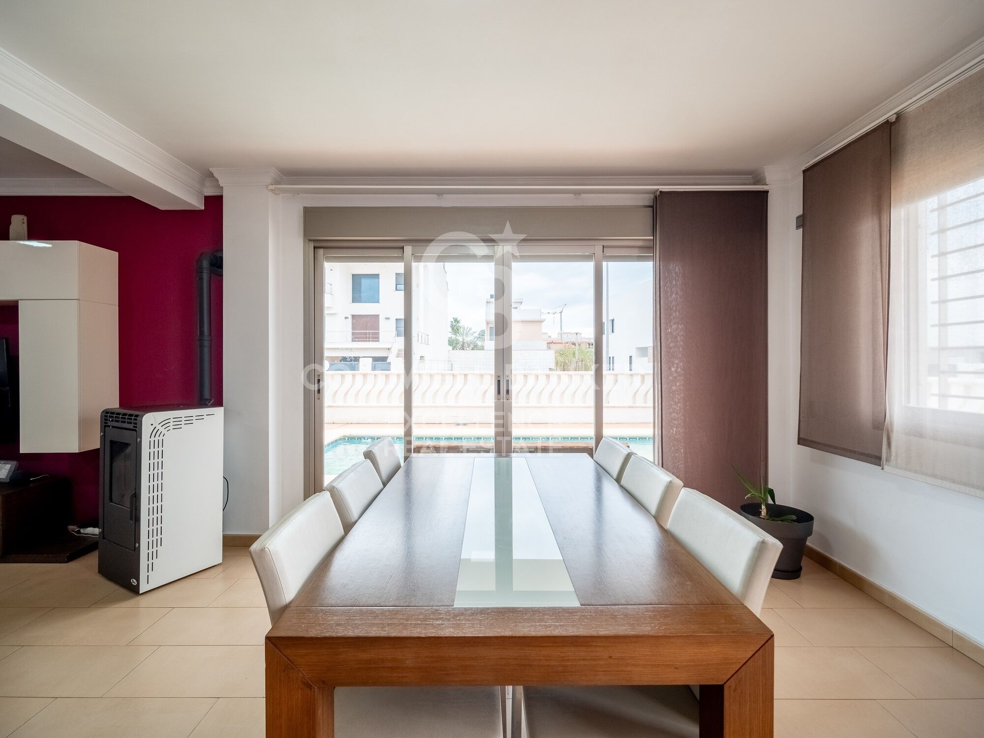 Villa exclusive avec piscine à 50 mètres de la mer à Playa Terranova, Oliva