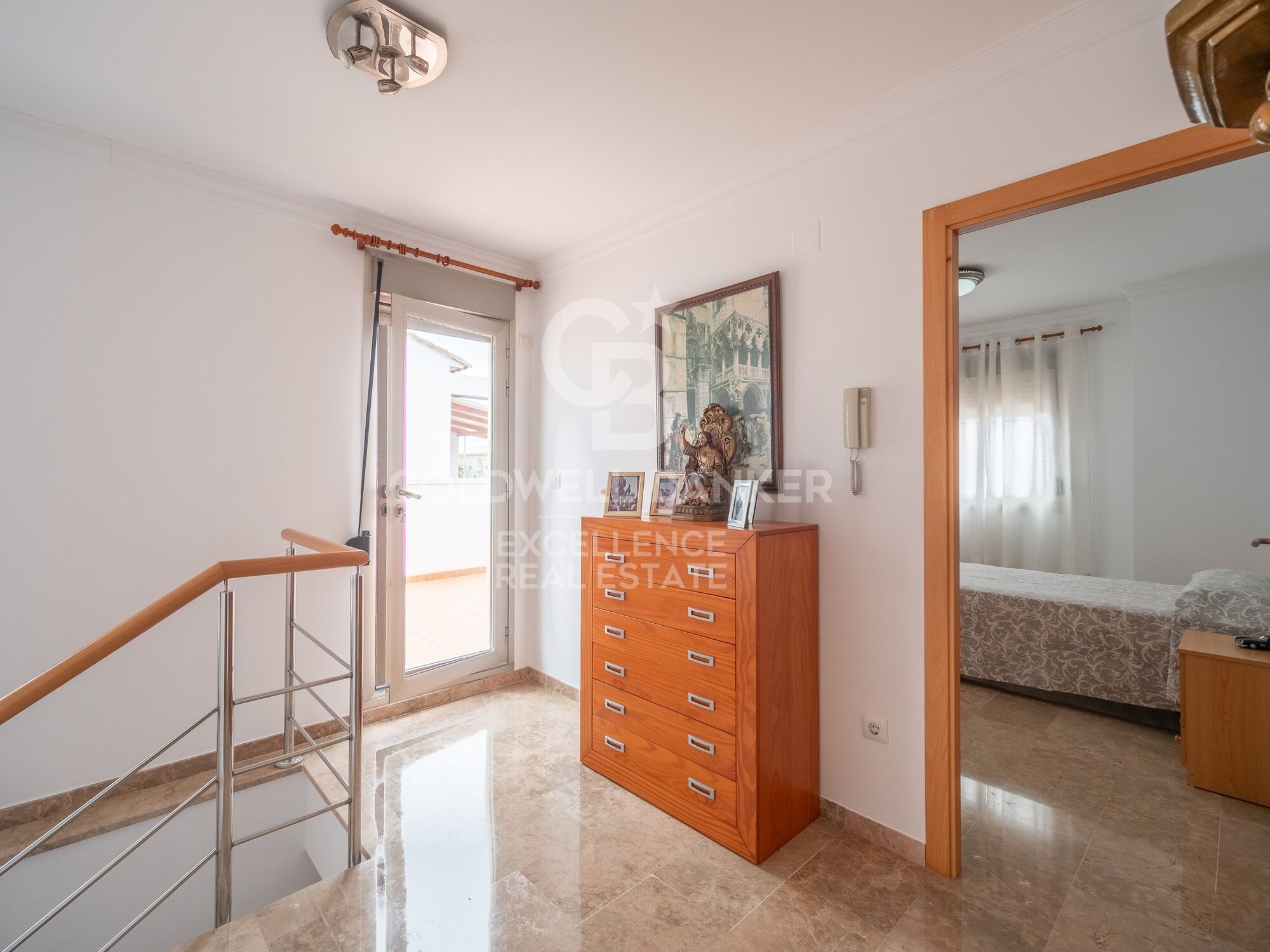 Exclusive detached villa by the sea in Playa Terranova, Oliva