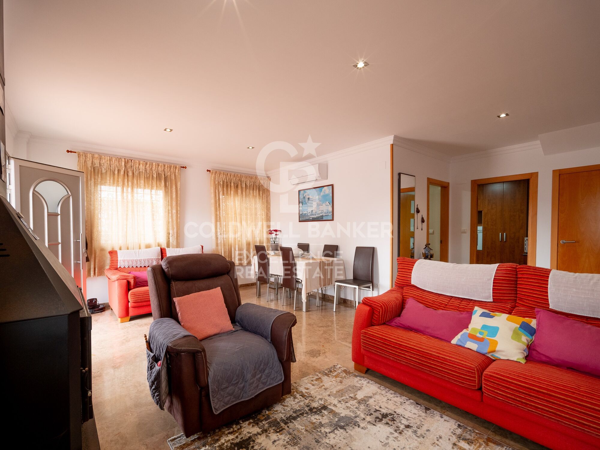 Chalet unifamiliar exclusivo junto al mar en Playa Terranova, Oliva