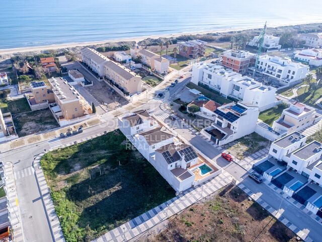 Exklusive freistehende Villa in Meeresnähe in Playa Terranova, Oliva