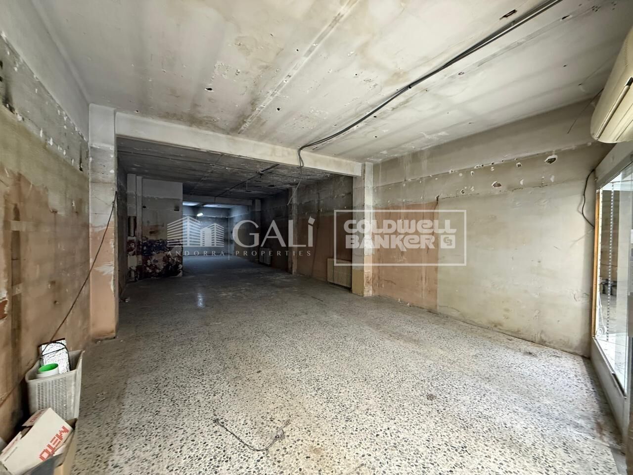 Local commercial Location Encamp