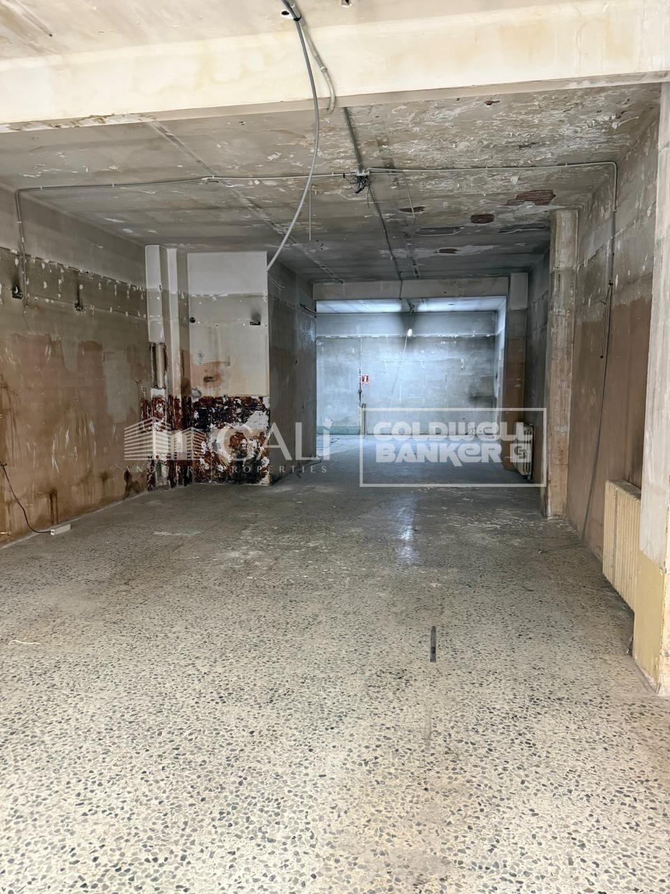 Local commercial Location Encamp
