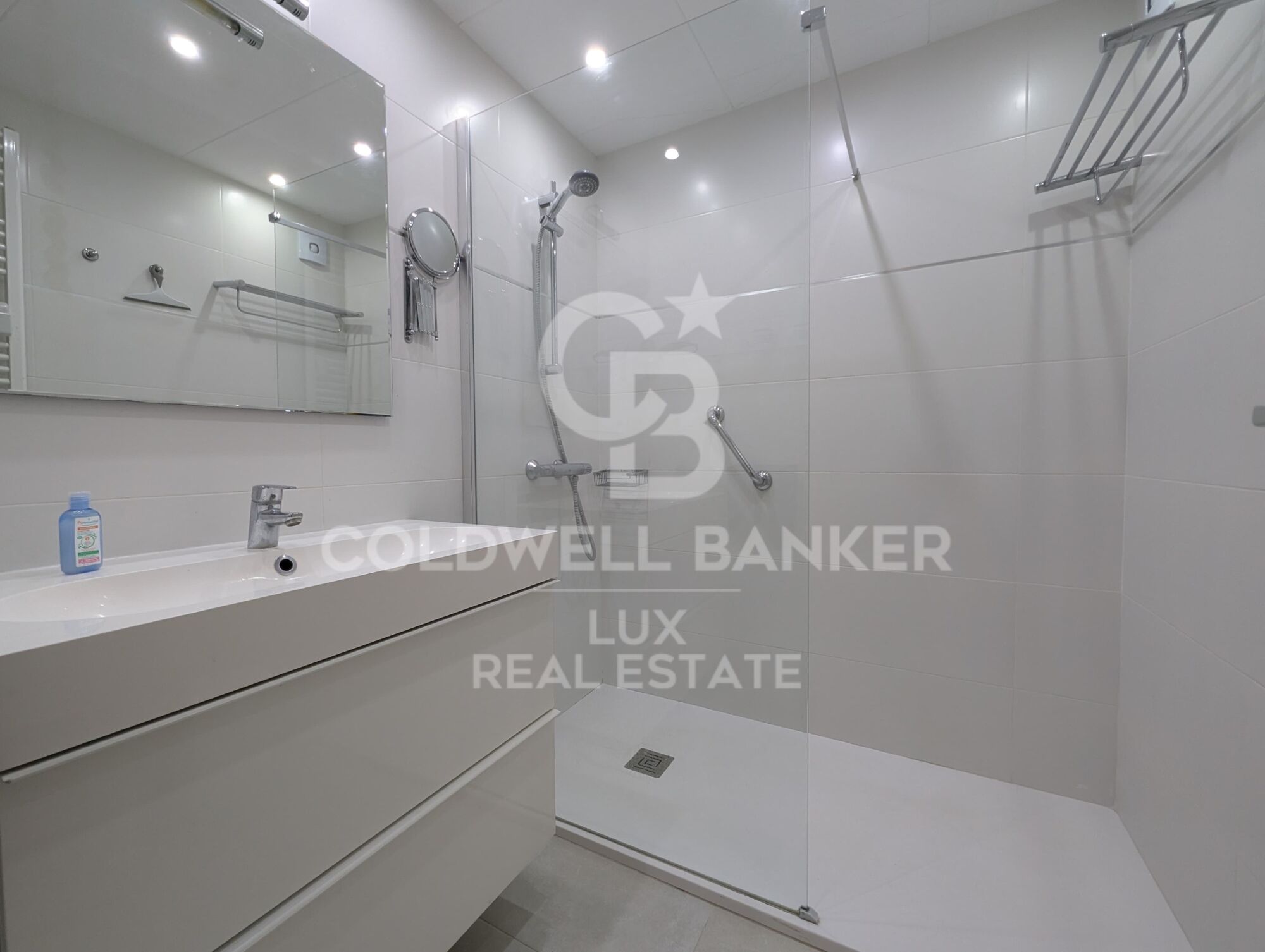 Wohnung in Strandnähe mit Meerblick und Terrasse