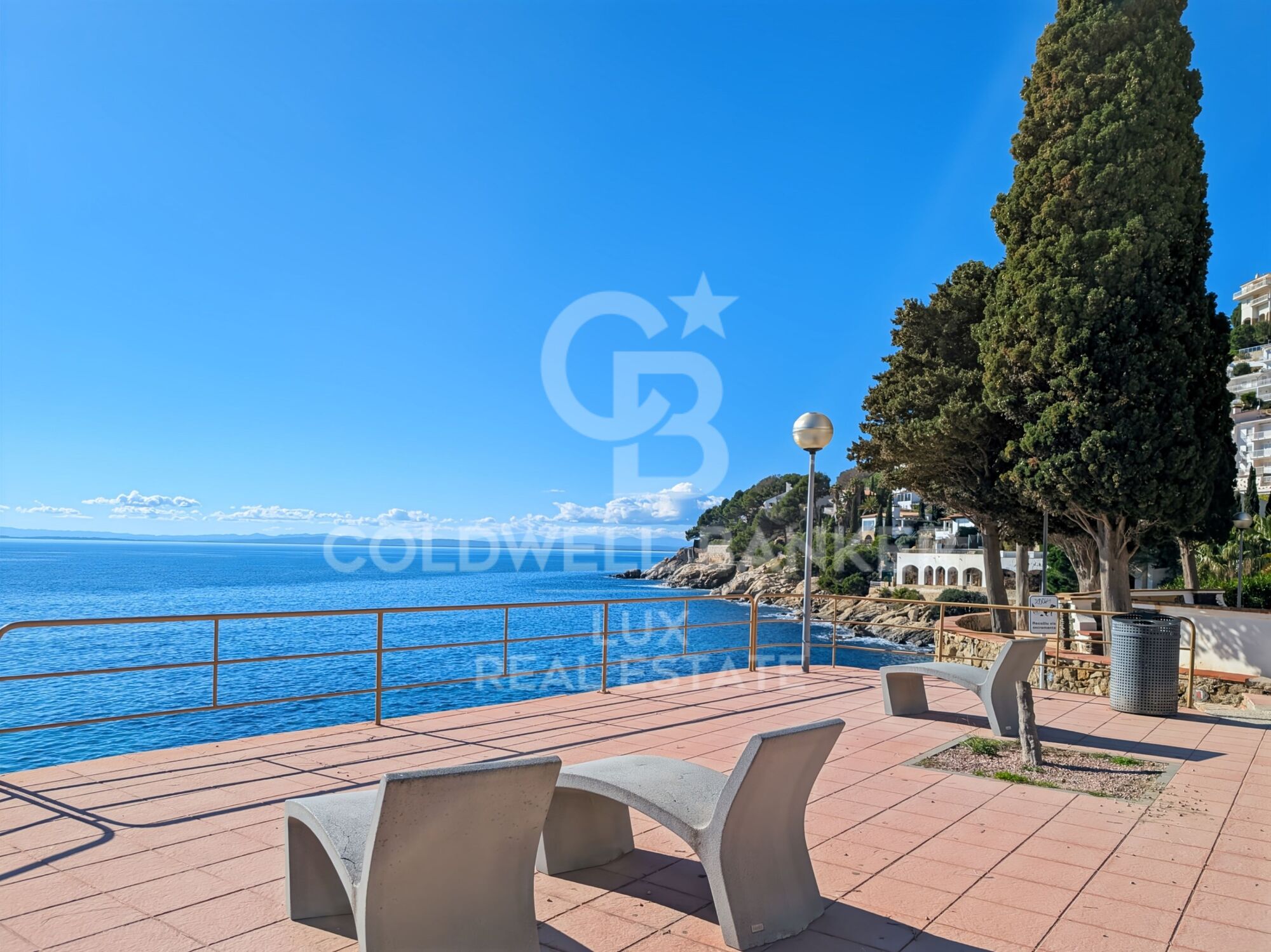 Wohnung in Strandnähe mit Meerblick und Terrasse