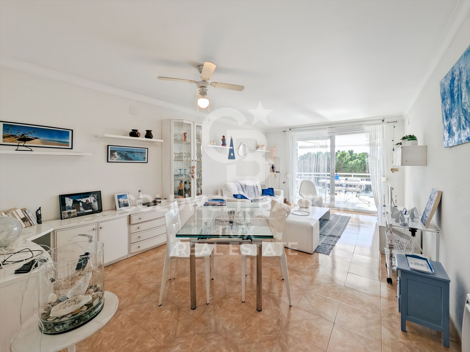 Wohnung in Strandnähe mit Meerblick und Terrasse