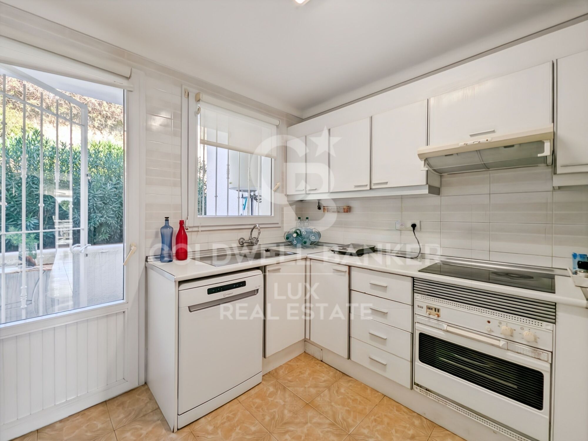 Wohnung in Strandnähe mit Meerblick und Terrasse