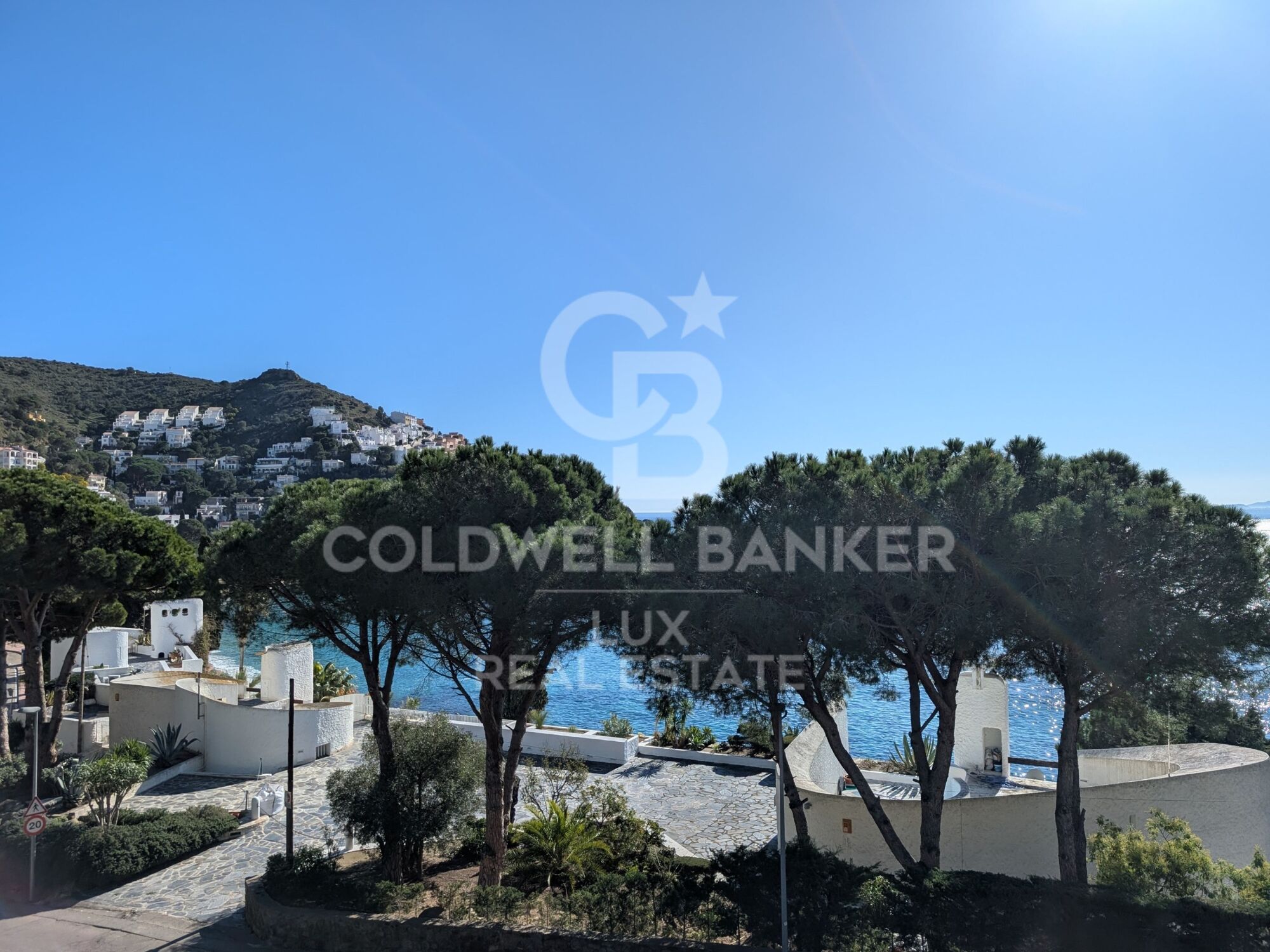 Apartamento cerca de la playa con vistas al mar y terraza