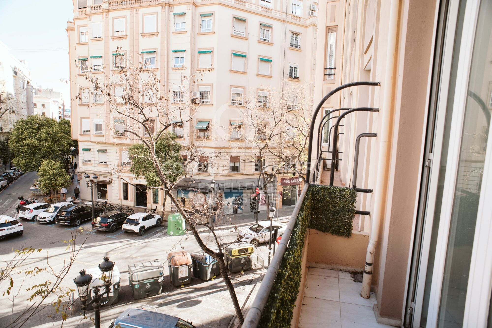 Piso contemporáneo para entrar a vivir en calle Ciscar, L'Eixample