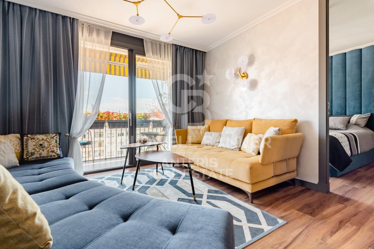 Ático reformado con terraza en Eixample Izquierdo