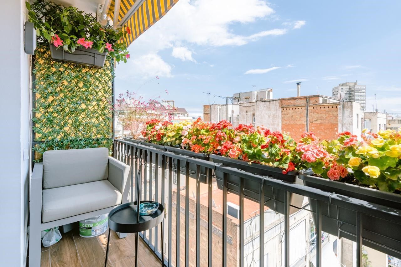 Ático reformado con terraza en Eixample Izquierdo