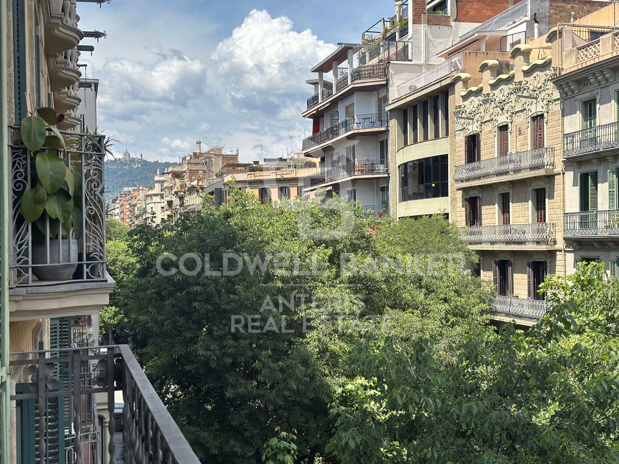 Designer apartment in a modernist building with spectacular views